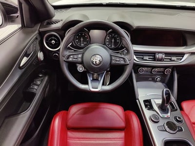 2023 Alfa Romeo Stelvio Veloce AWD w/Premium & Activ Asst