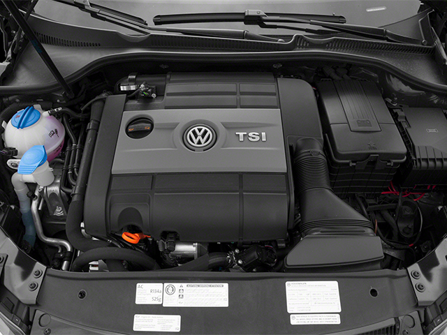 2013 Volkswagen Golf R w/Sunroof & Navi
