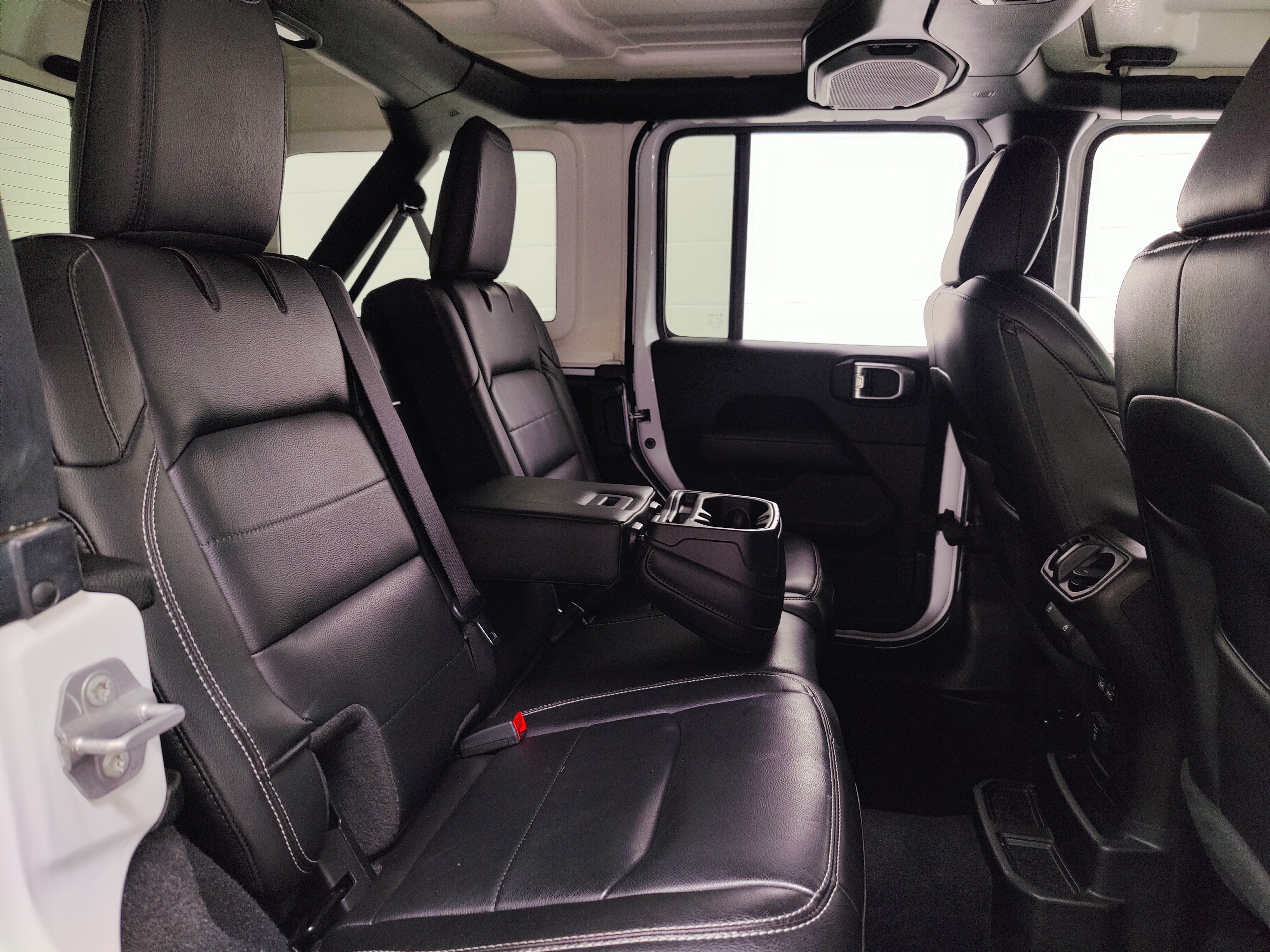 2020 Jeep Wrangler Unlimited Sahara 4X4 w/Navigation