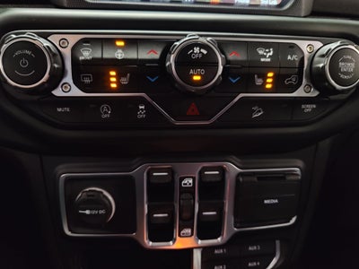 2020 Jeep Wrangler Unlimited Sahara 4X4 w/Navigation