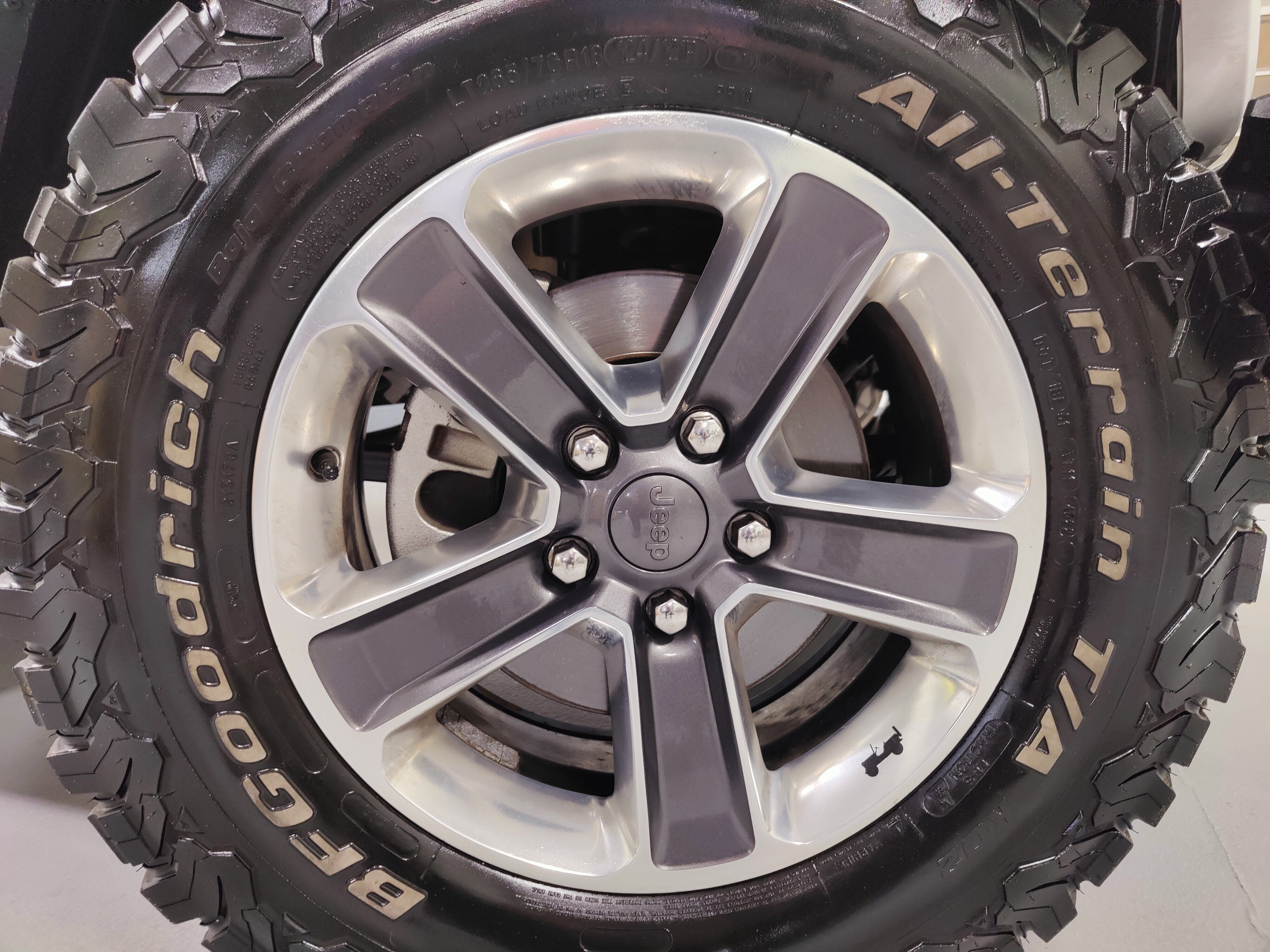 2020 Jeep Wrangler Unlimited Sahara 4X4 w/Navigation