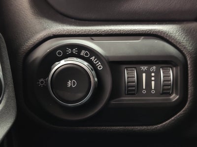 2020 Jeep Wrangler Unlimited Sahara 4X4 w/Navigation