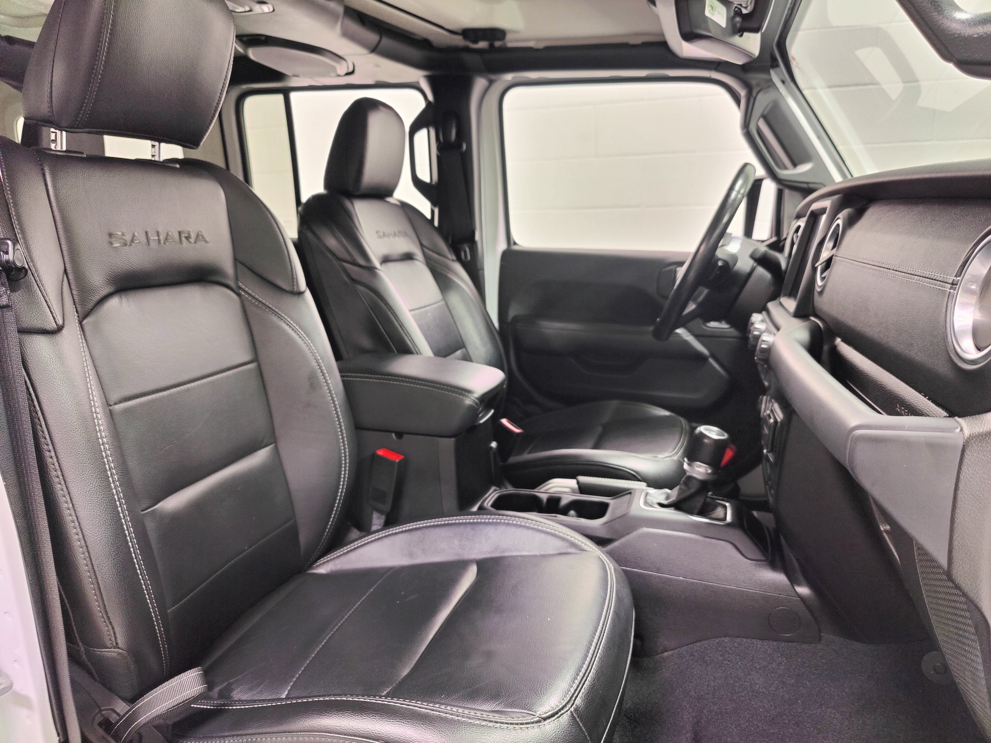 2020 Jeep Wrangler Unlimited Sahara 4X4 w/Navigation