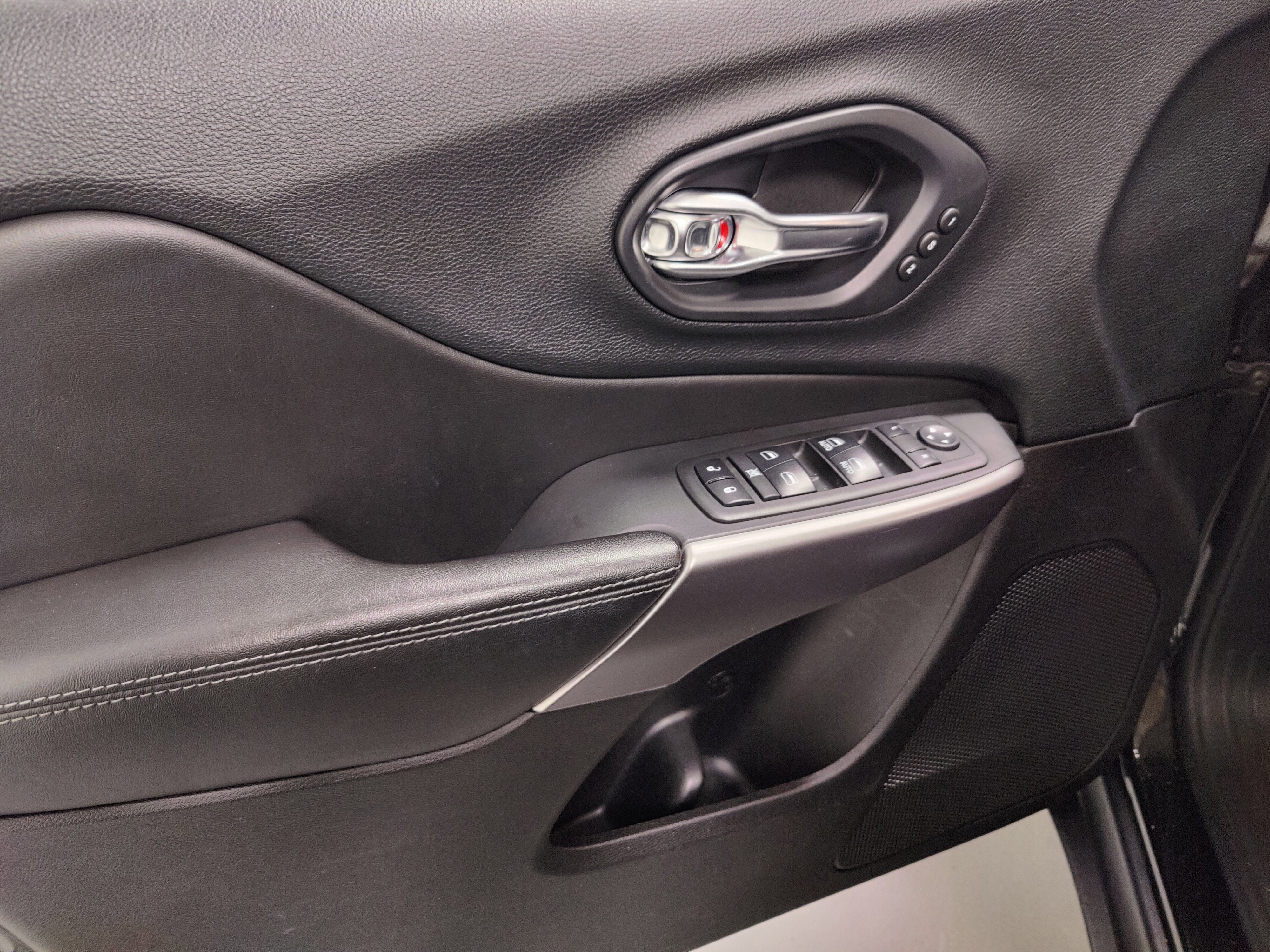 2019 Jeep Cherokee Limited V6 4X4