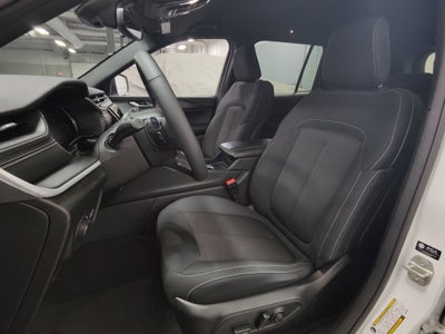 2024 Jeep Grand Cherokee Laredo Luxury Tech V6 4X4