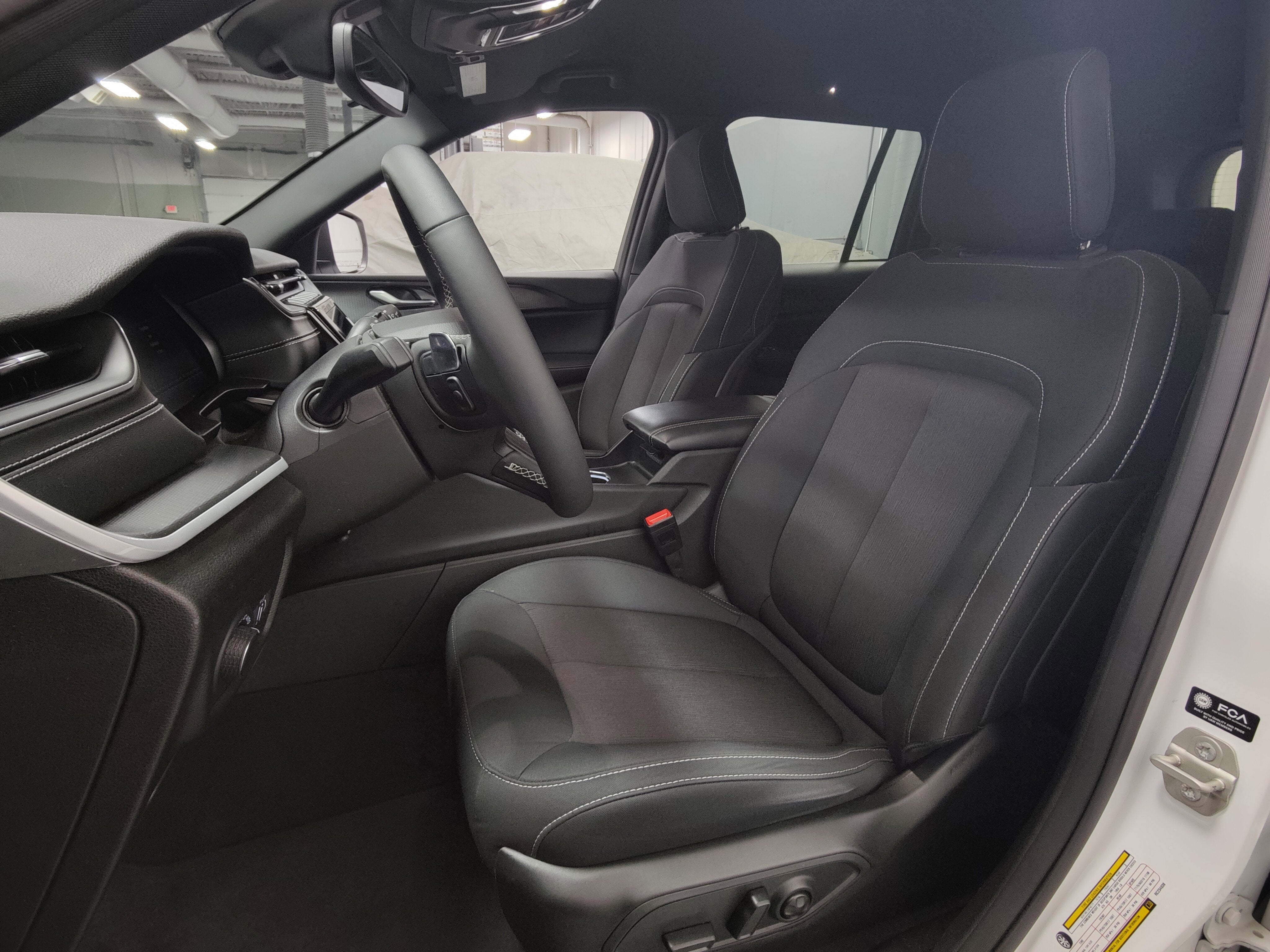 2024 Jeep Grand Cherokee Laredo Luxury Tech V6 4X4