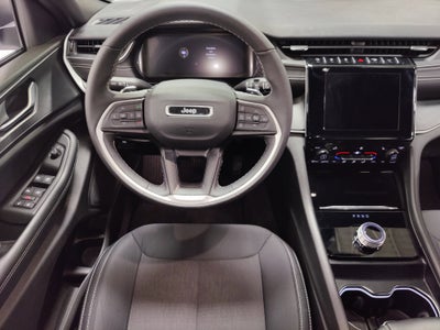 2024 Jeep Grand Cherokee Laredo Luxury Tech V6 4X4