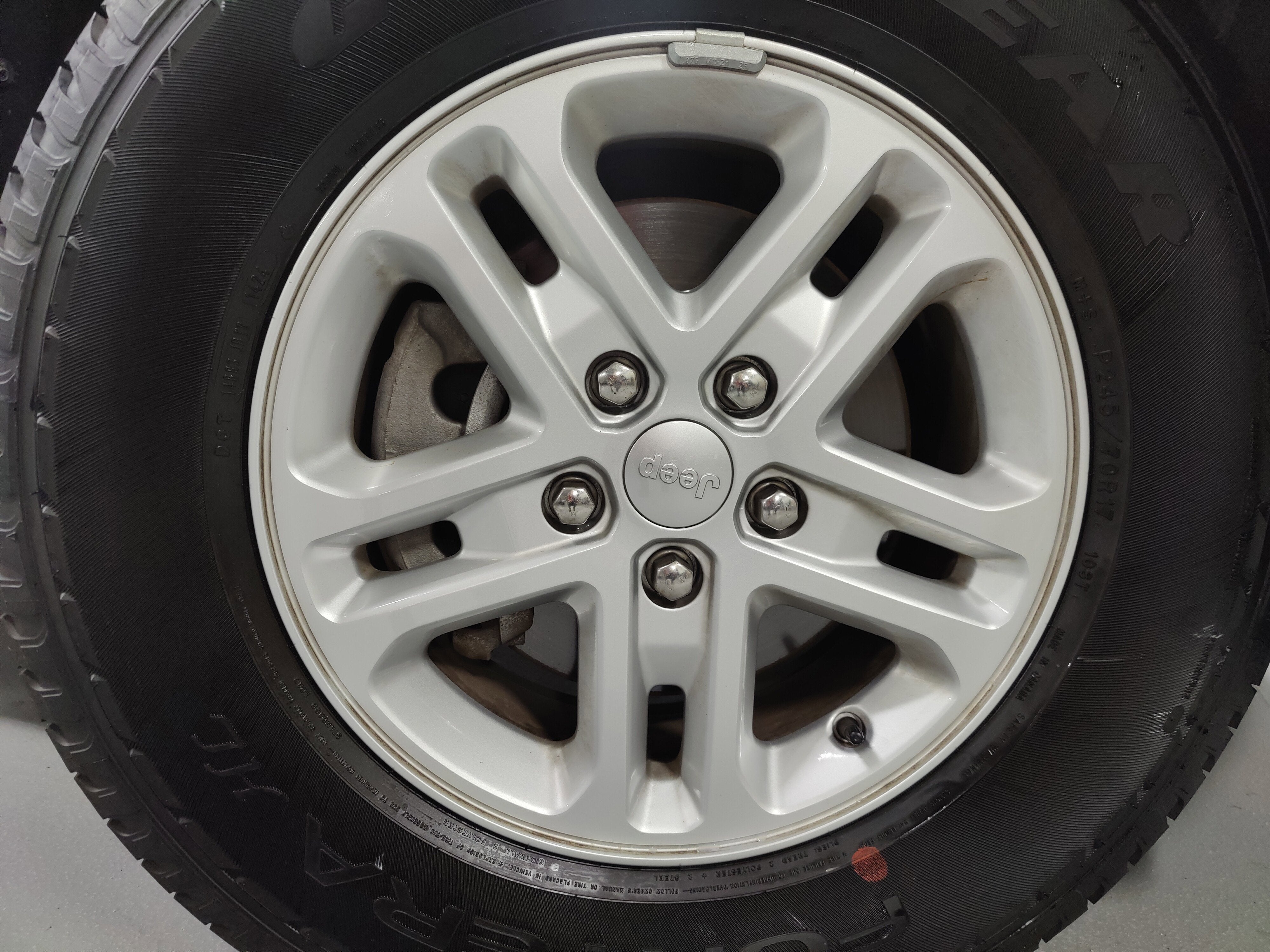 2024 Jeep Grand Cherokee Laredo Luxury Tech V6 4X4