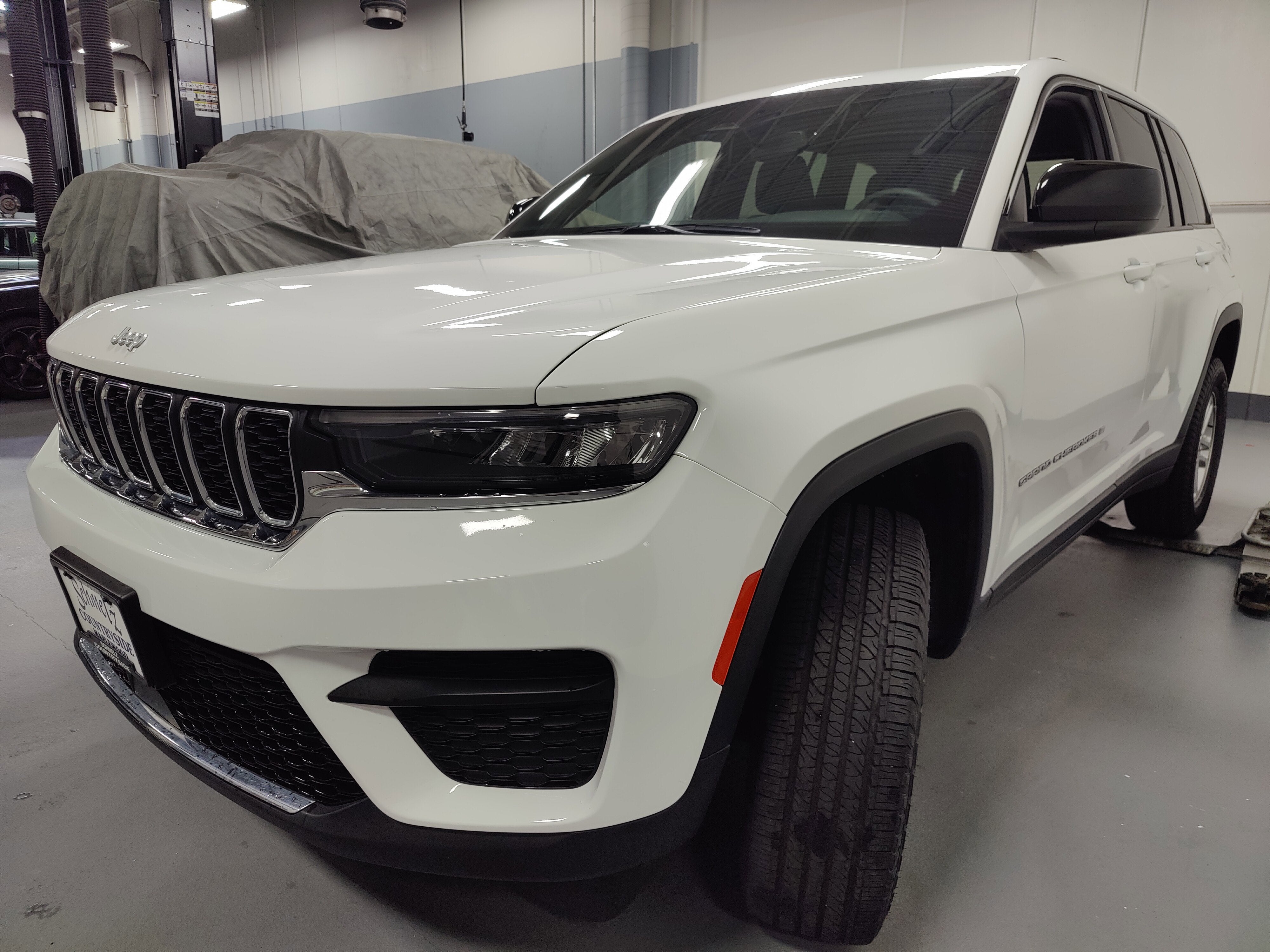 2024 Jeep Grand Cherokee Laredo Luxury Tech V6 4X4