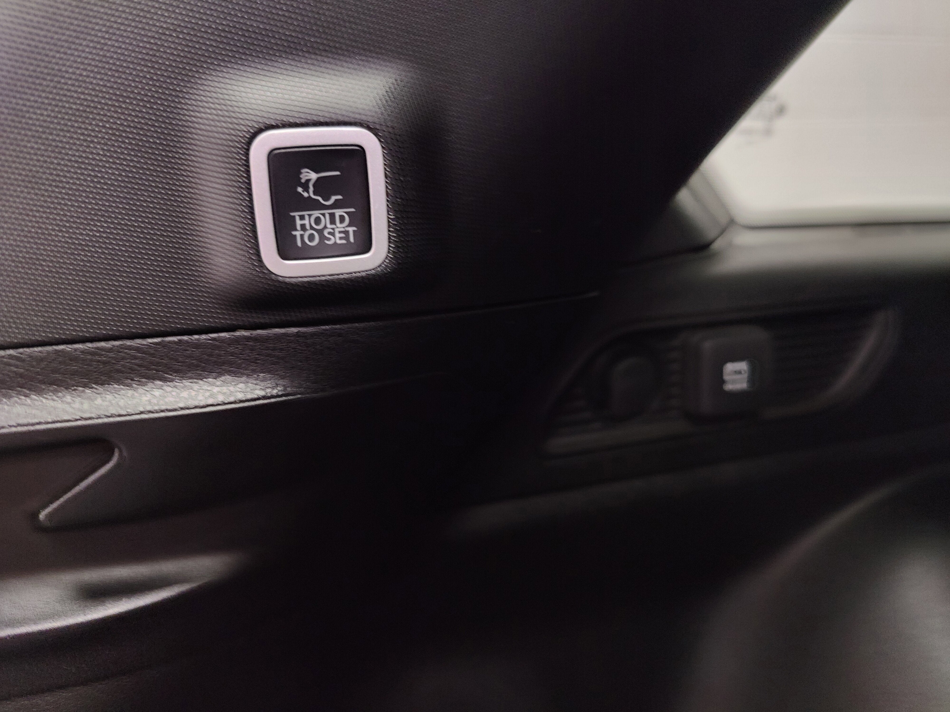 2024 Jeep Grand Cherokee Laredo Luxury Tech V6 4X4