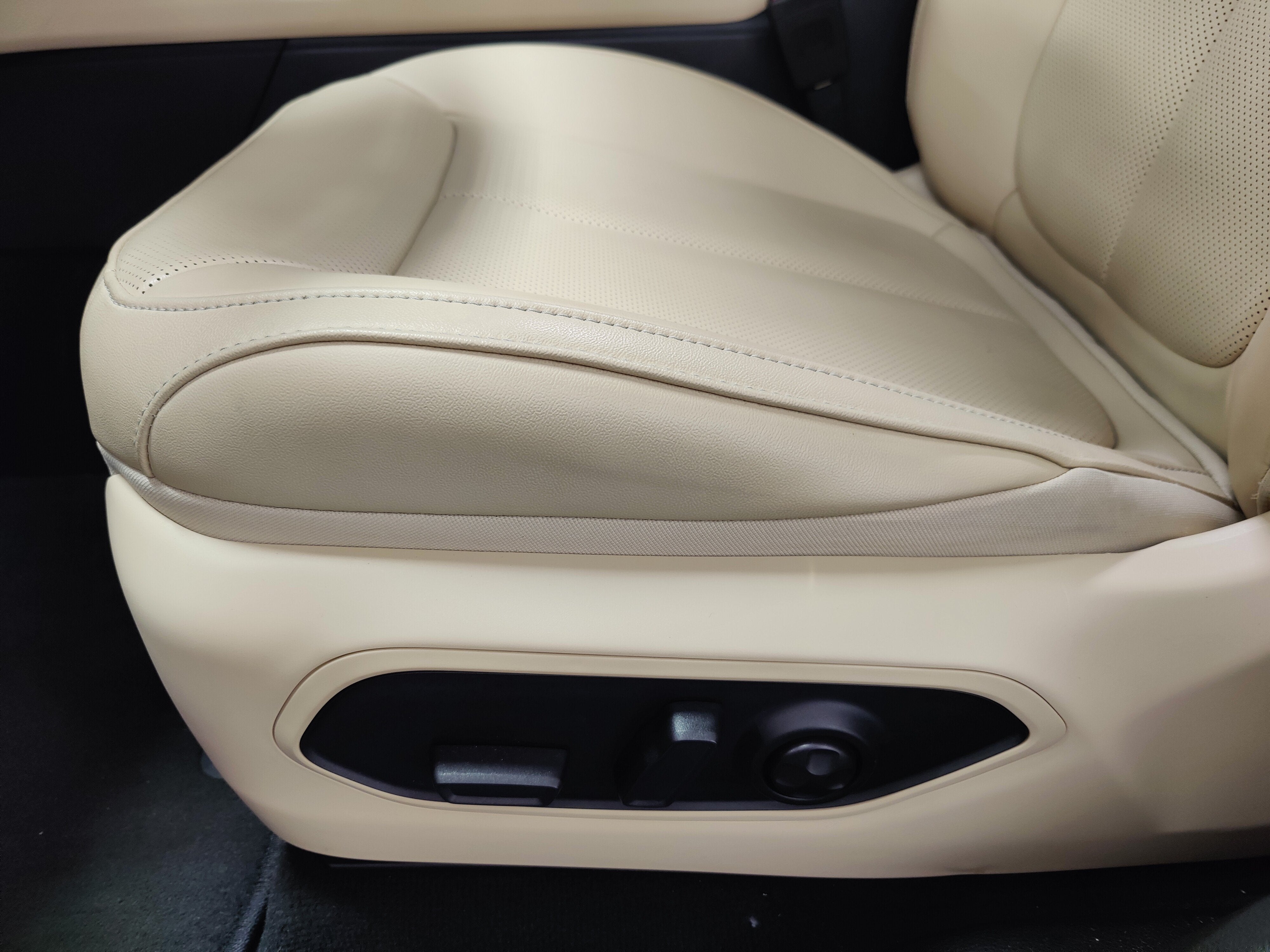 2025 Jeep Grand Cherokee Limited 4X4 w/Luxury Tech II