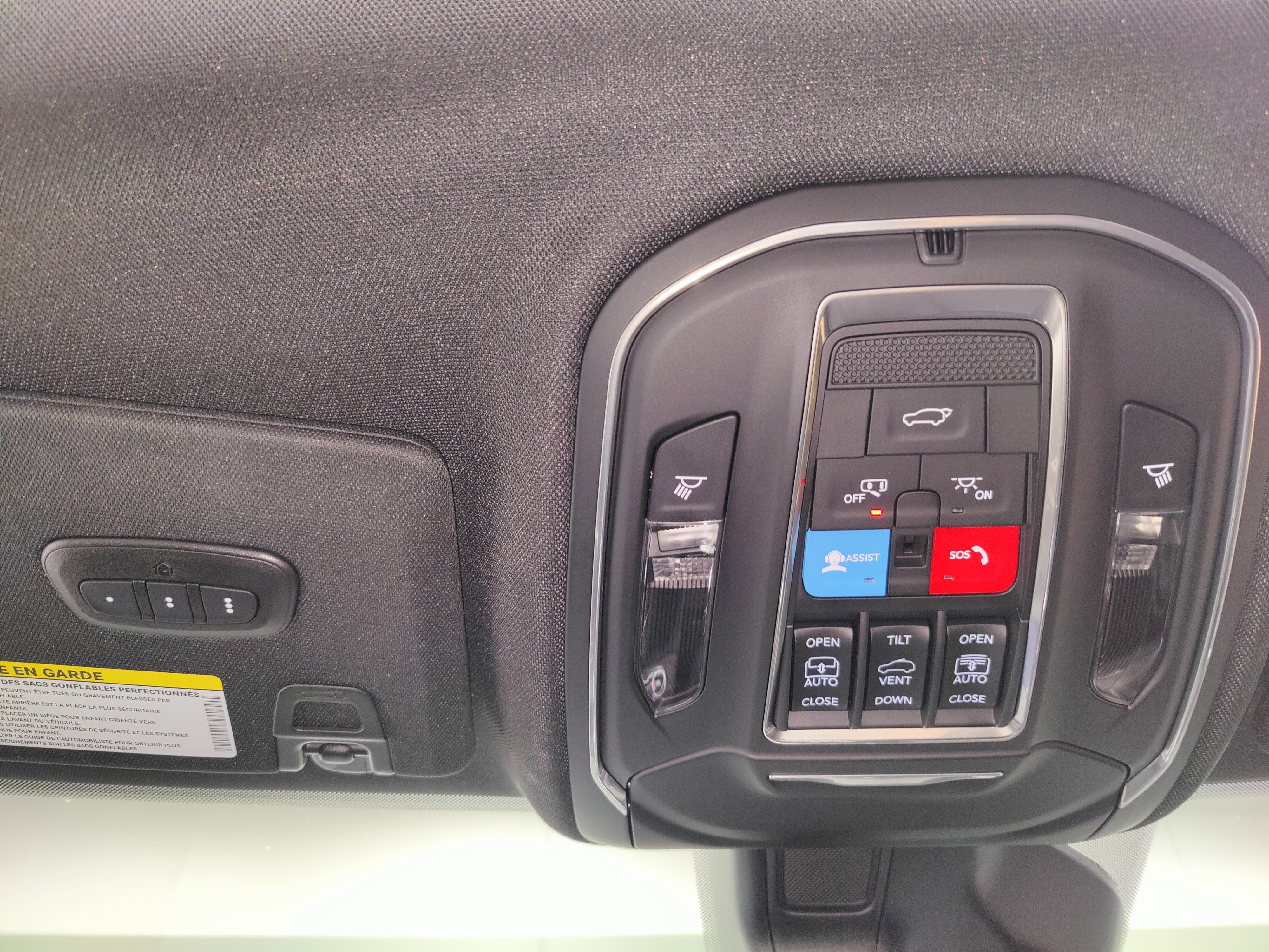 2025 Jeep Grand Cherokee Overland 4x4 w/Sunroof & Nav