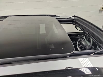 2025 Jeep Grand Cherokee Overland 4x4 w/Sunroof & Nav