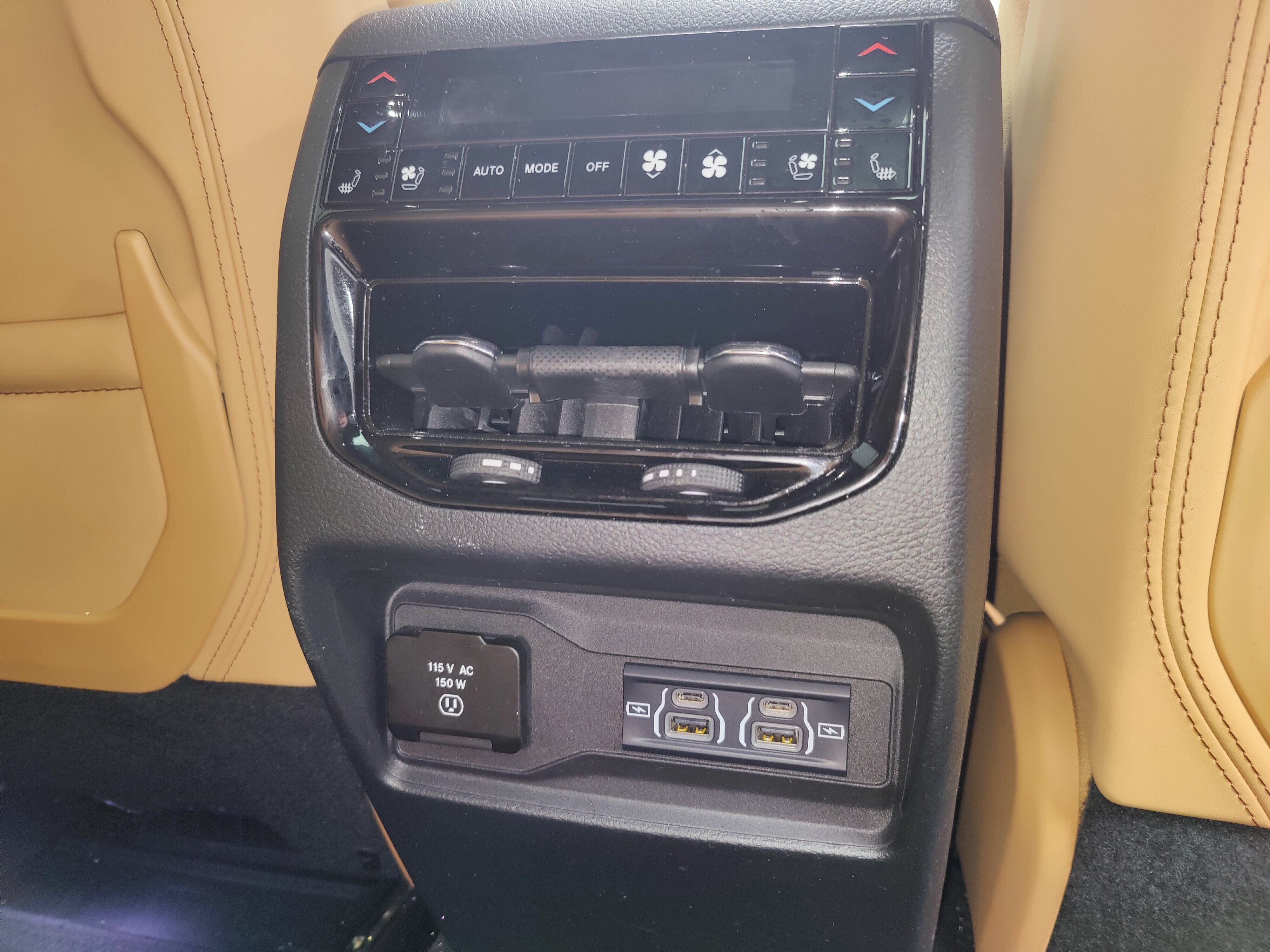 2024 Jeep Grand Cherokee Summit Reserve 4x4 w/ Pro Tech IV
