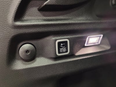 2025 Jeep Grand Cherokee L Laredo V6 4x4 w/Luxury Tech