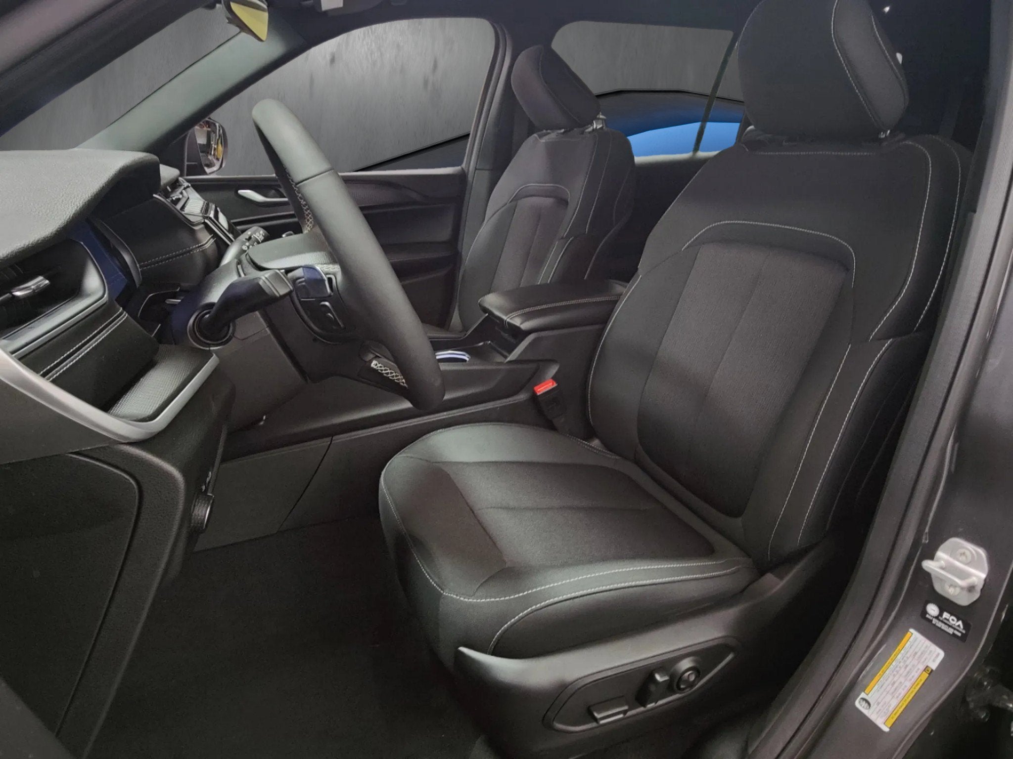 2025 Jeep Grand Cherokee L Laredo V6 4x4 w/Luxury Tech