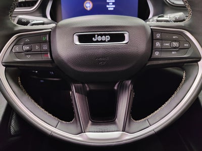 2025 Jeep Grand Cherokee L Laredo V6 4x4 w/Luxury Tech