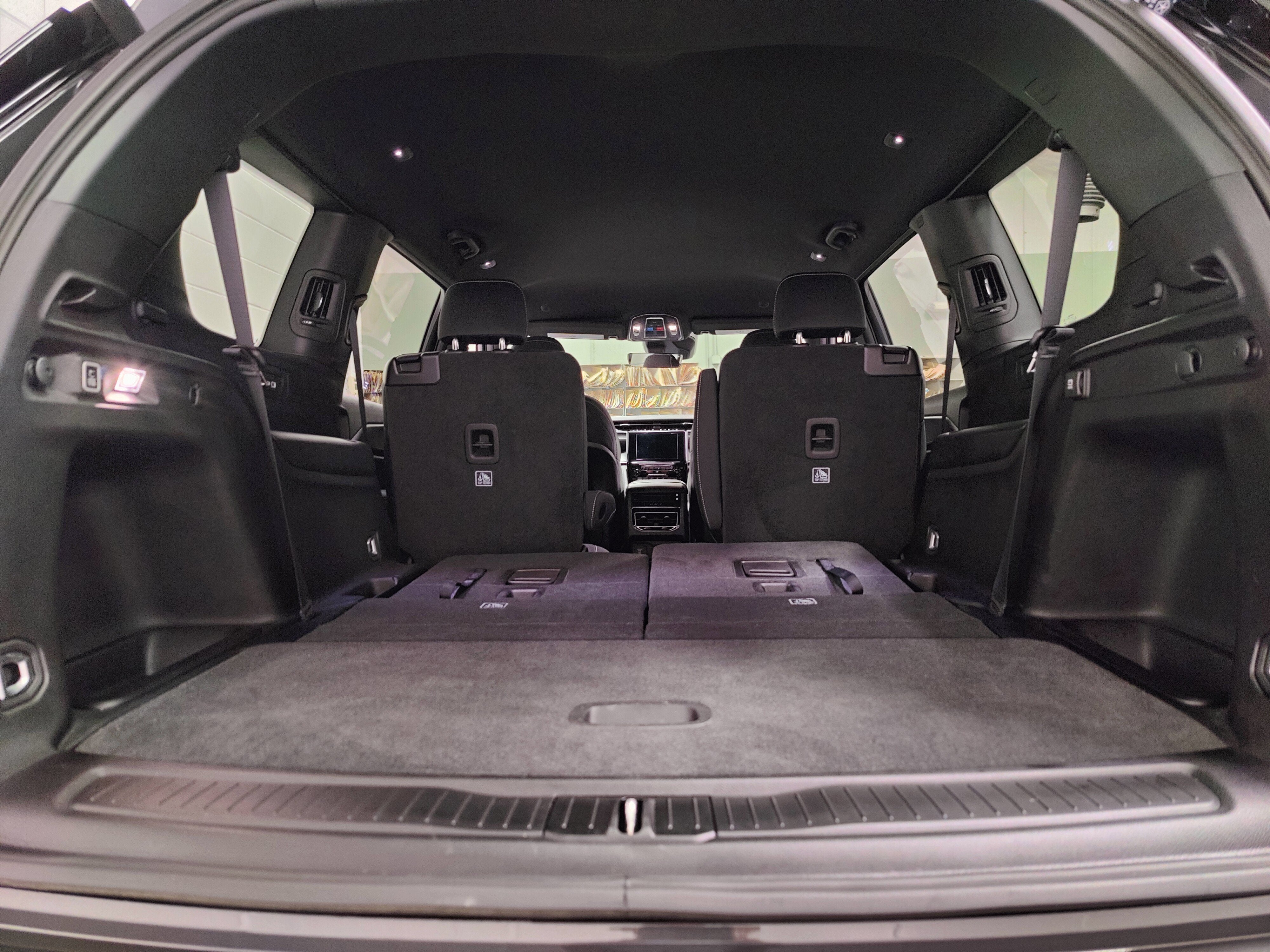 2025 Jeep Grand Cherokee L Laredo V6 4x4 w/Luxury Tech