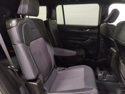 2025 Jeep Grand Cherokee L V6 Laredo 4X4 w/Luxury Tech & Tow Pkg