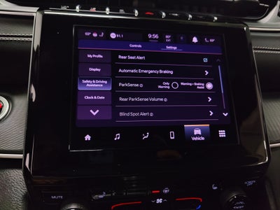 2025 Jeep Grand Cherokee L V6 Laredo 4X4 w/Luxury Tech & Tow Pkg
