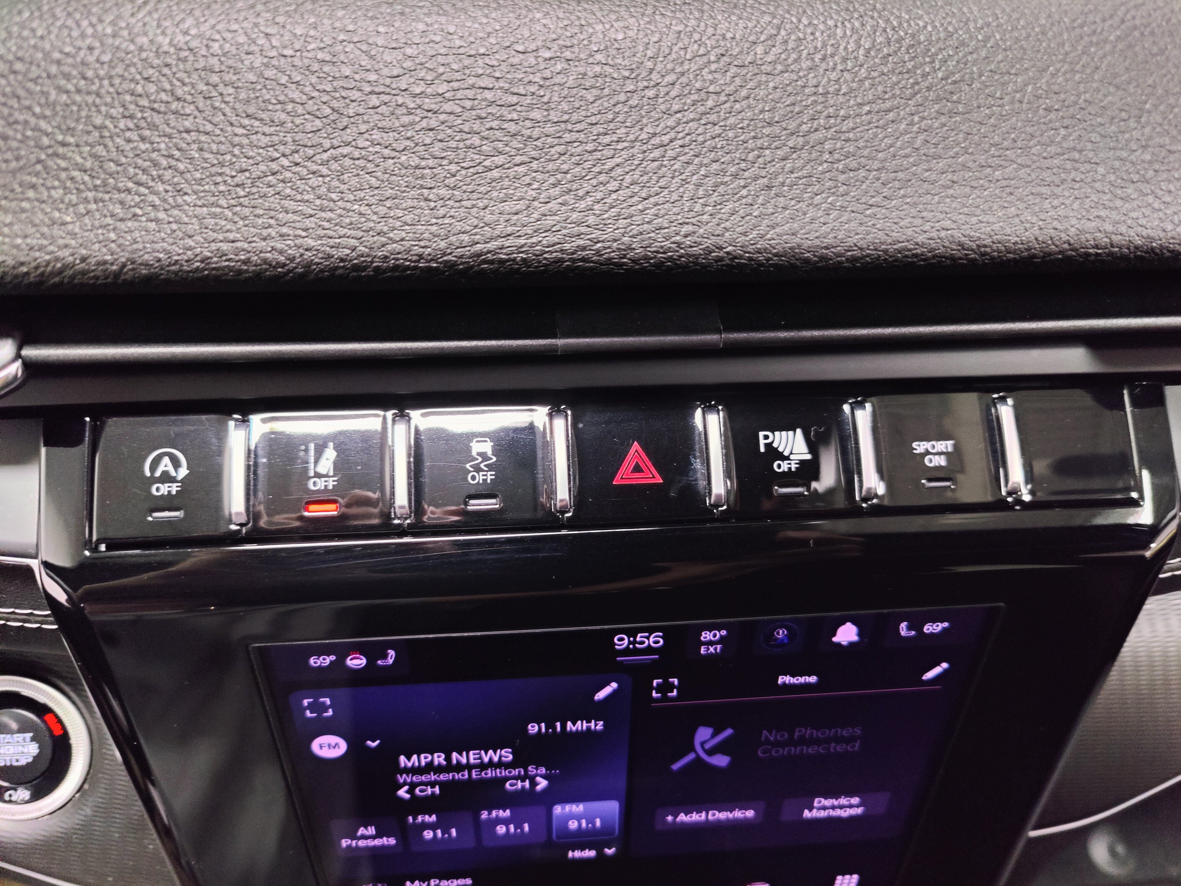2025 Jeep Grand Cherokee L V6 Laredo 4X4 w/Luxury Tech & Tow Pkg