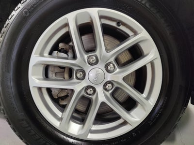 2025 Jeep Grand Cherokee L V6 Laredo 4X4 w/Luxury Tech & Tow Pkg