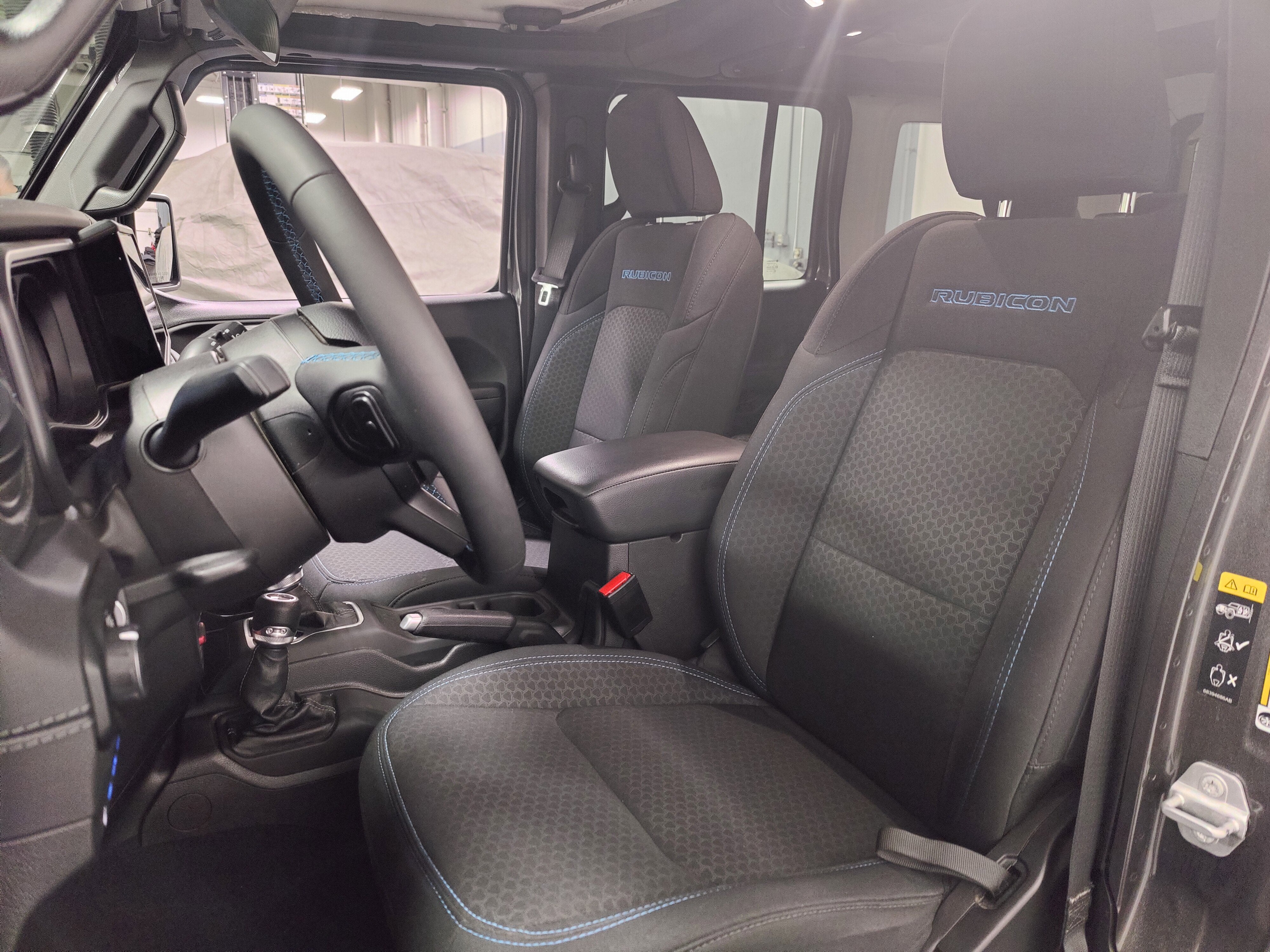 2025 Jeep Wrangler 4xe Rubicon 4WD w/Convenience