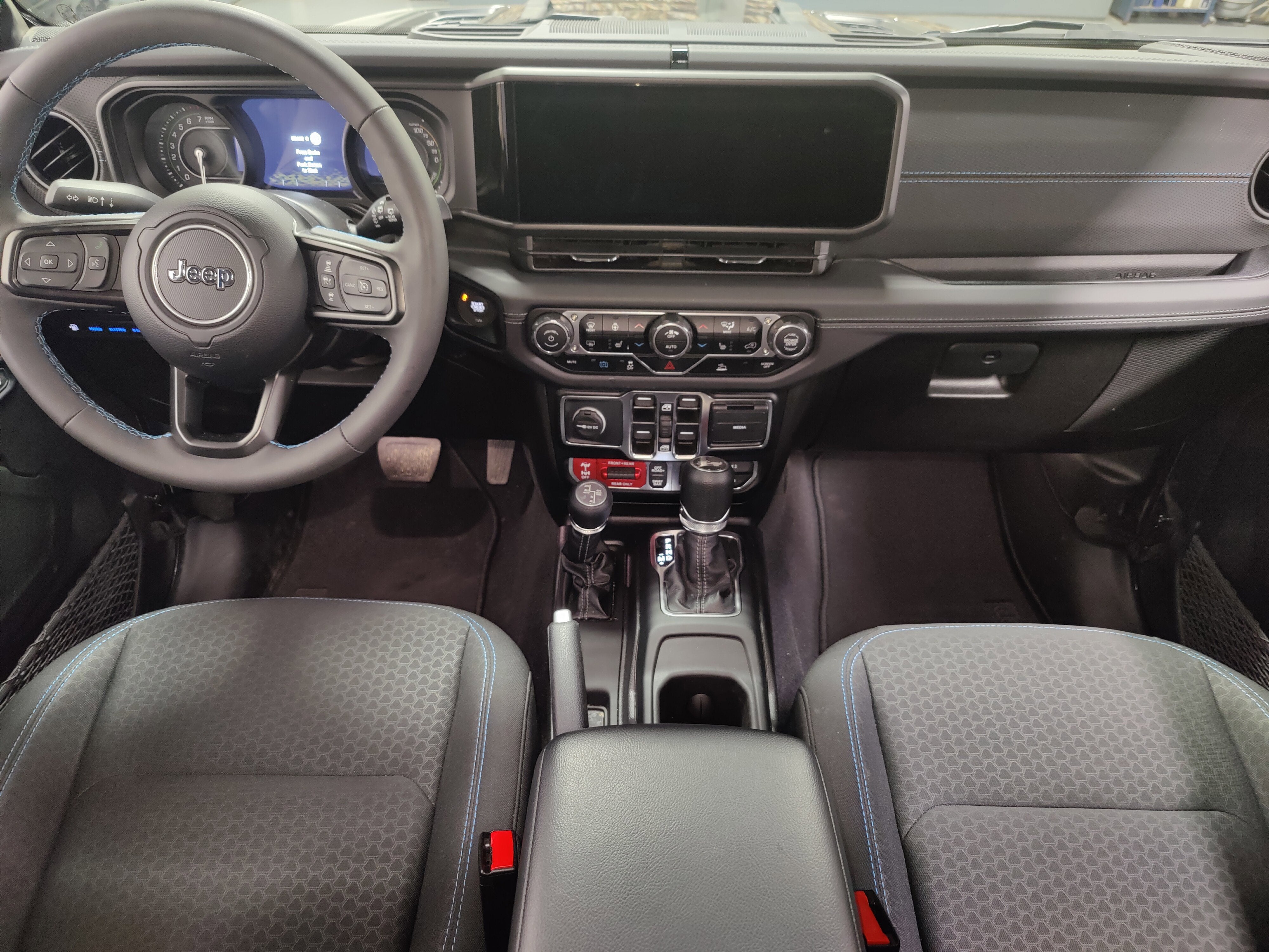 2025 Jeep Wrangler 4xe Rubicon 4WD w/Convenience