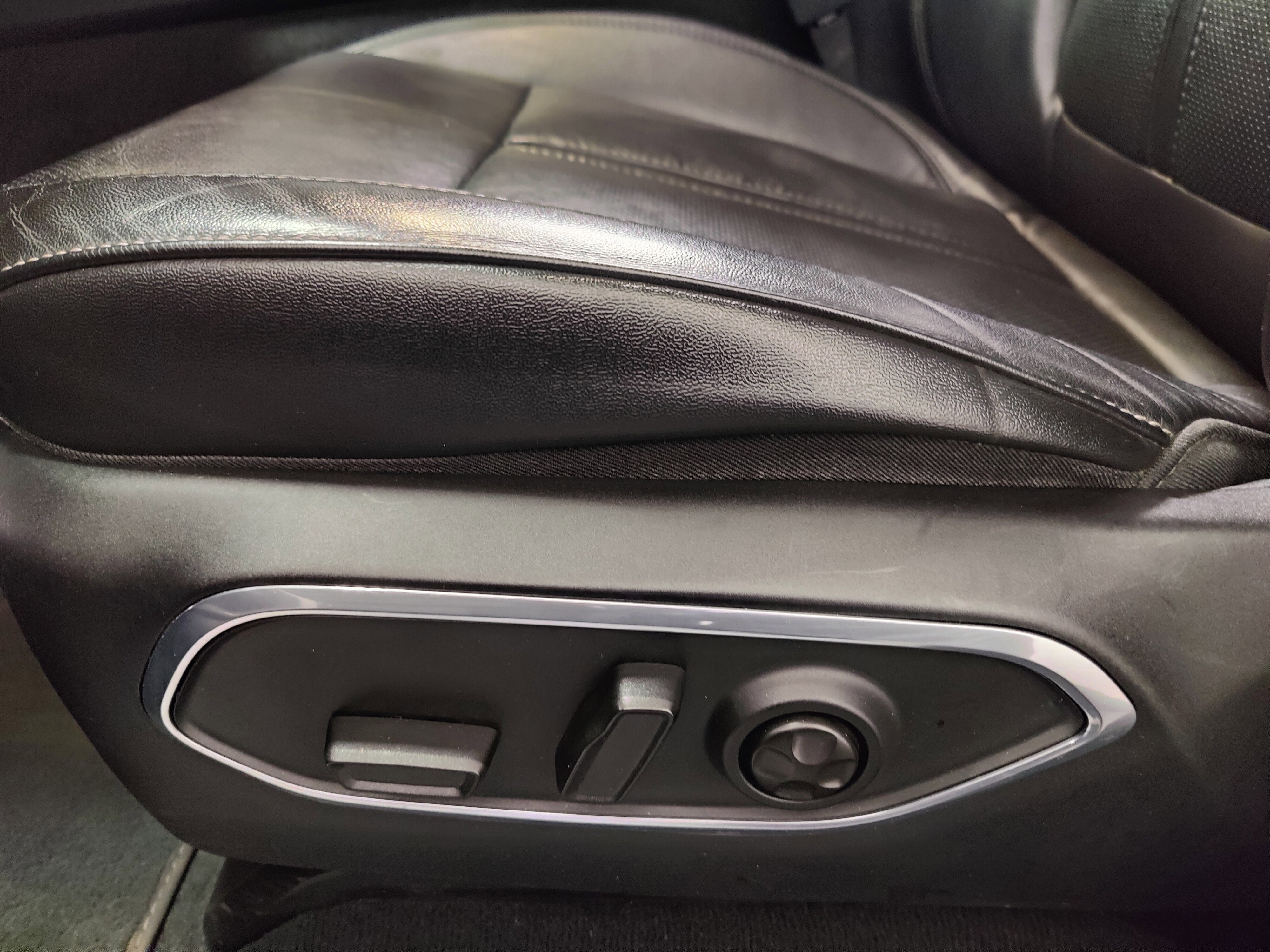 2023 Jeep Wagoneer 5.7L V6 4X4 w/Sunroof & Nav