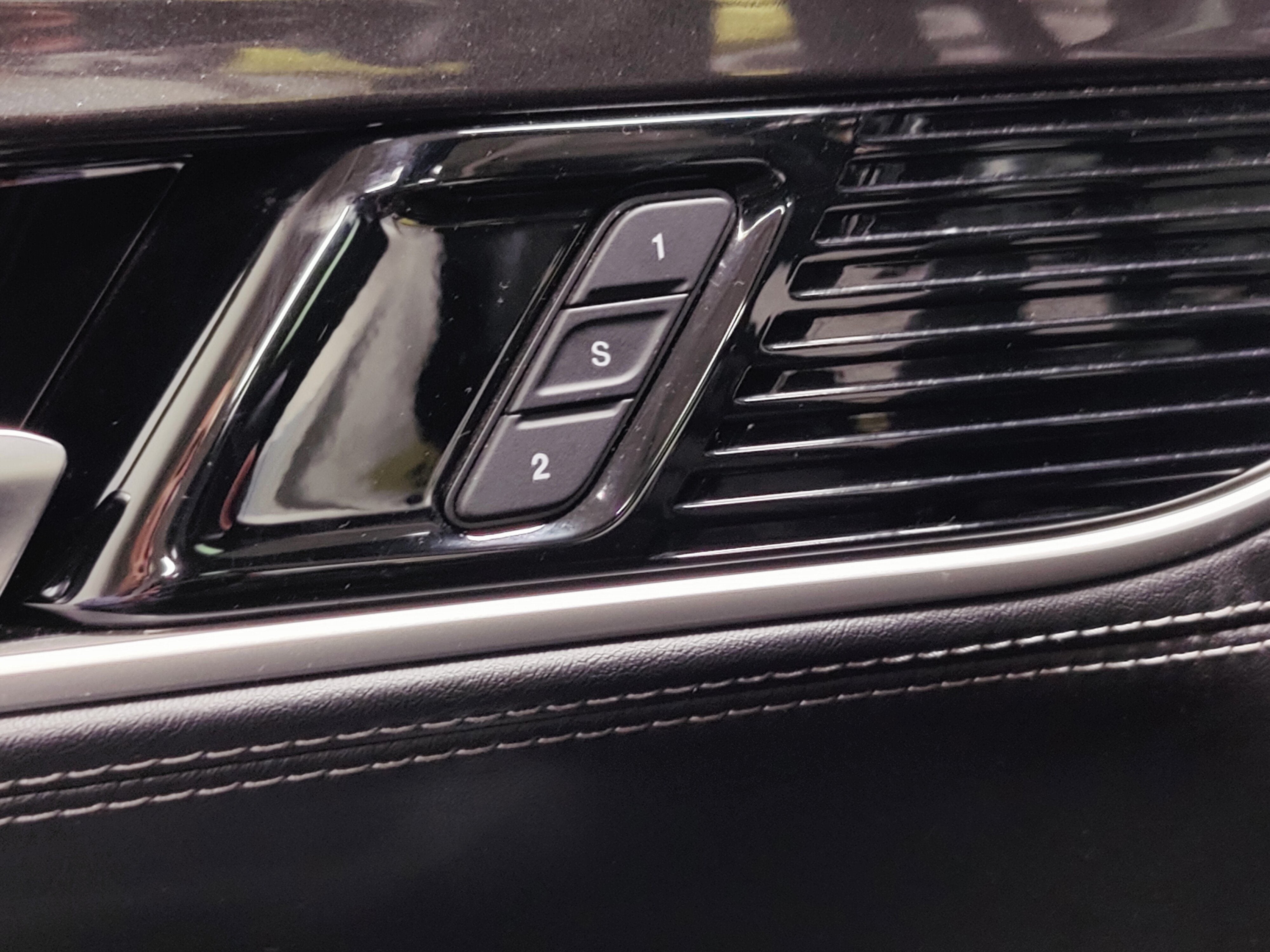 2023 Jeep Wagoneer 5.7L V6 4X4 w/Sunroof & Nav