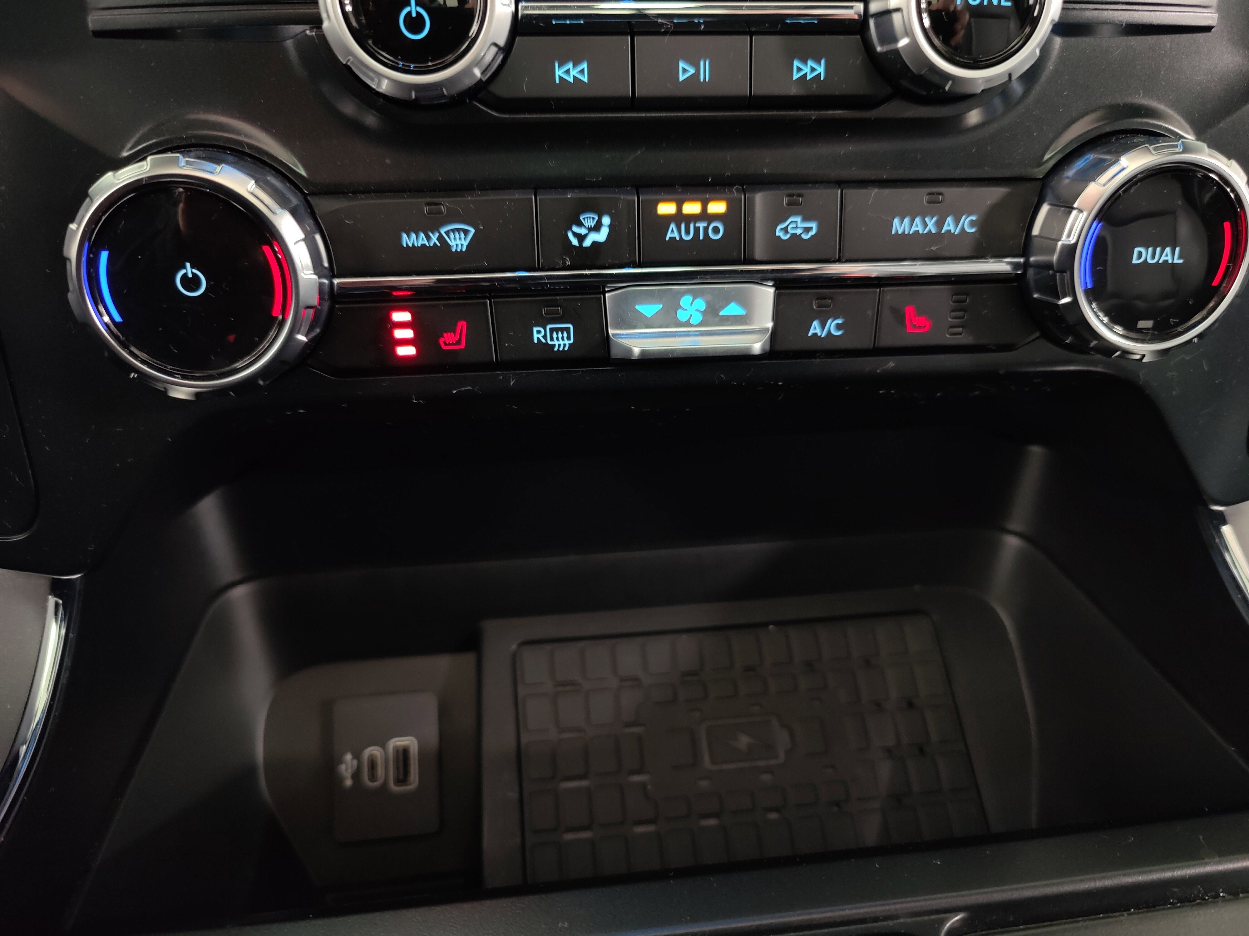 2025 Ford F-150 XLT Black SuperCrew 4x4 w/Sunroof/Nav