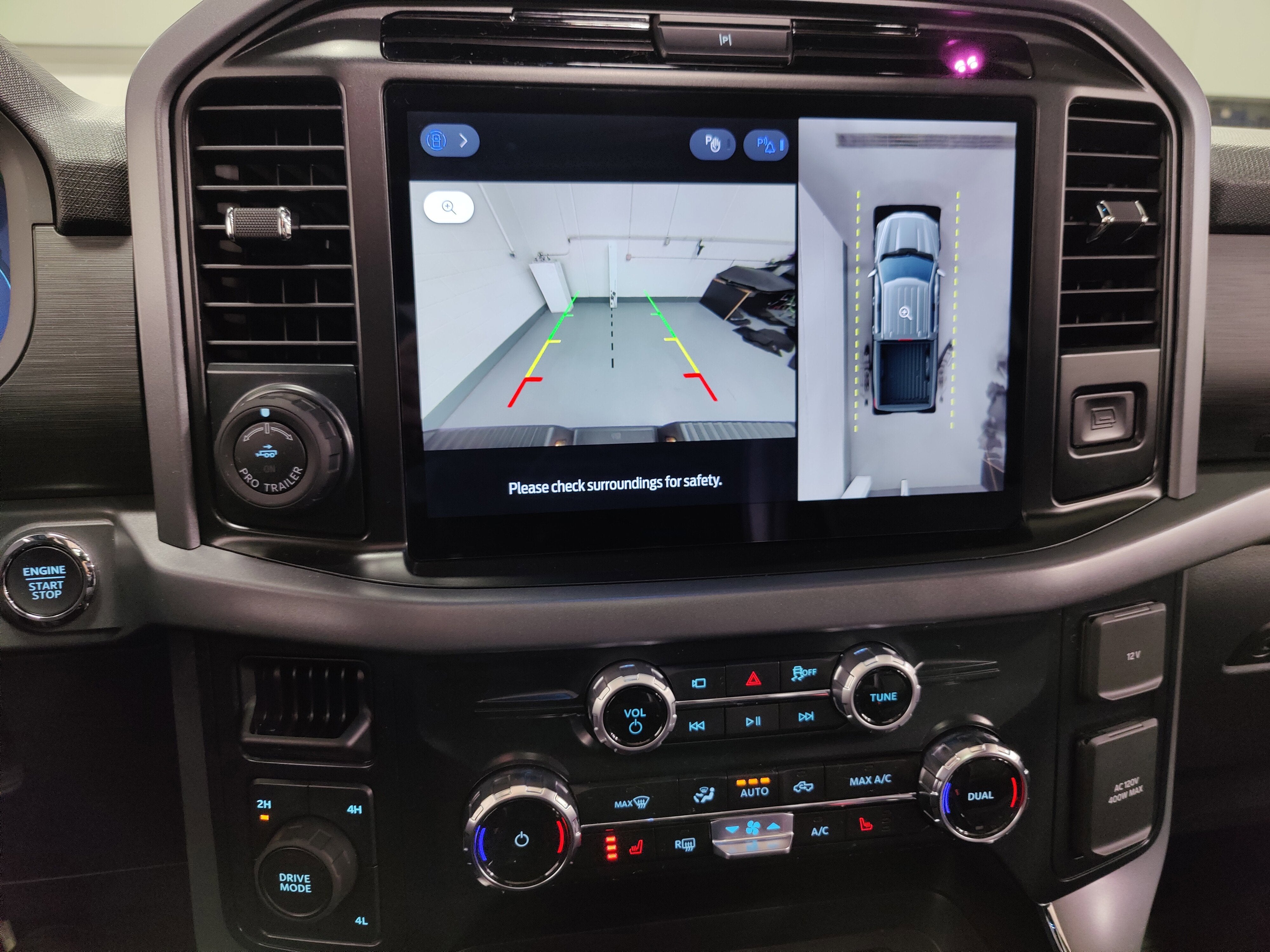 2025 Ford F-150 XLT Black SuperCrew 4x4 w/Sunroof/Nav