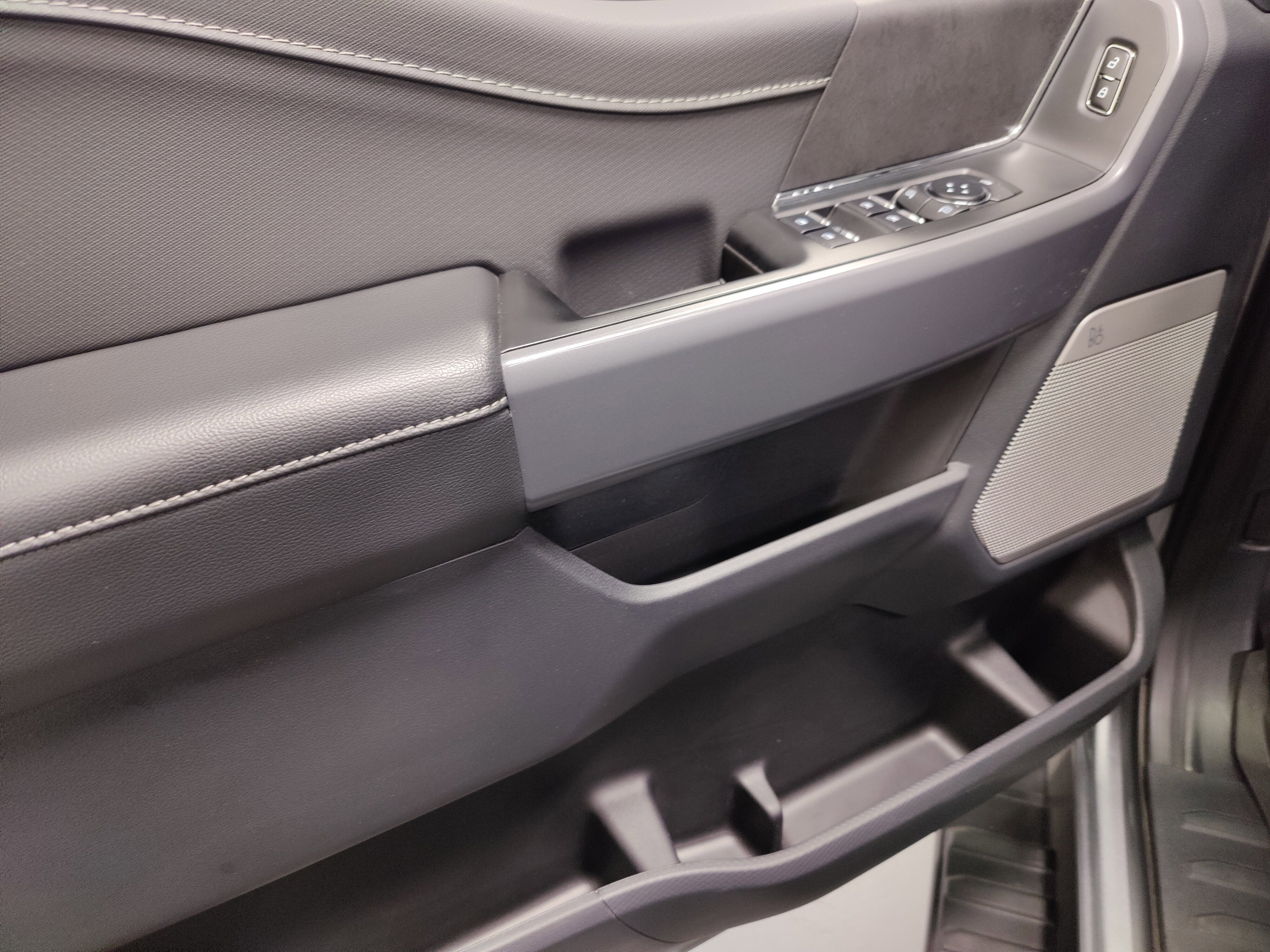 2025 Ford F-150 XLT Black SuperCrew 4x4 w/Sunroof/Nav