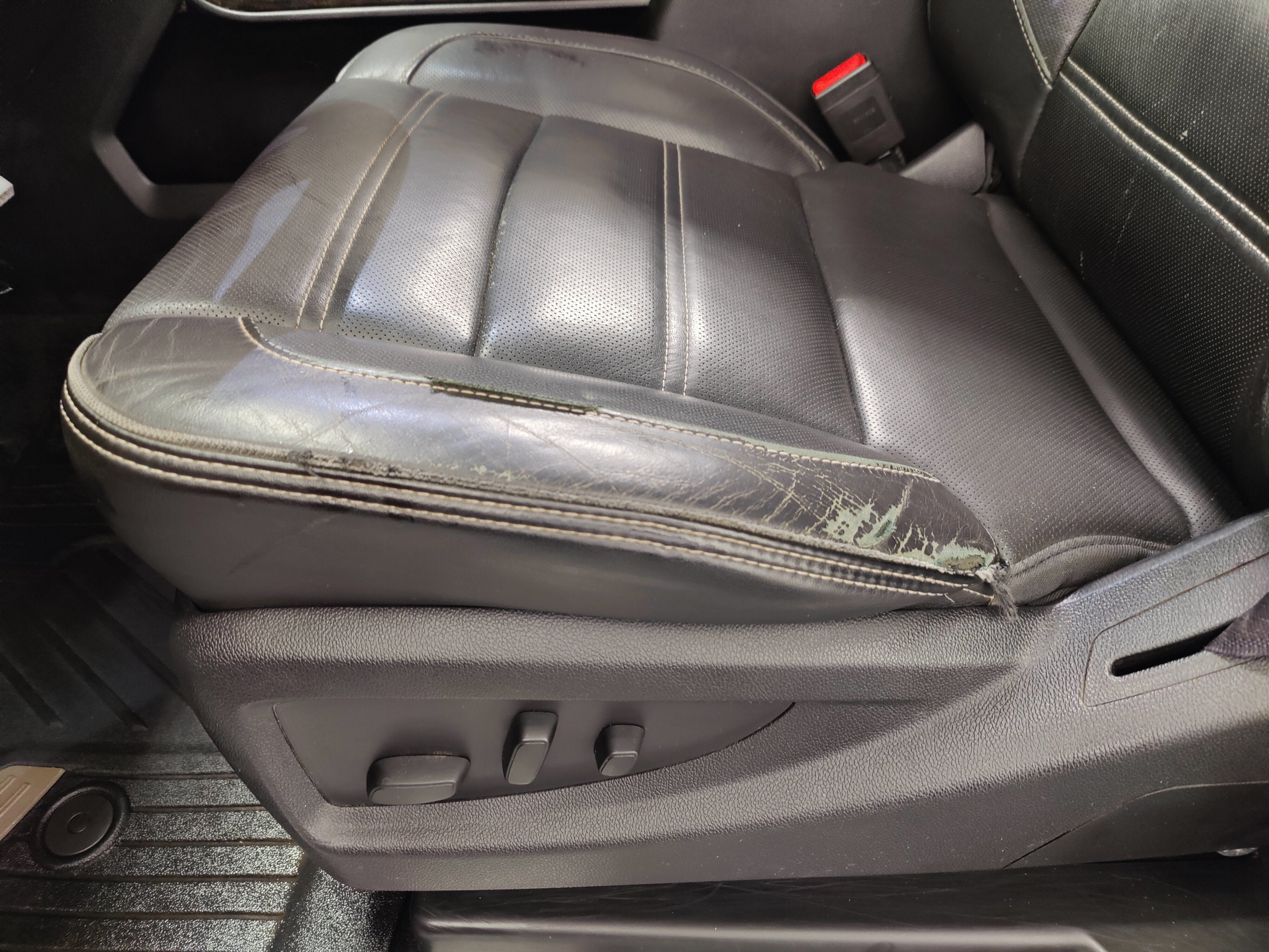 2016 GMC Sierra 2500HD Denali Z71 4x4 Crew Cab w/Sunroof