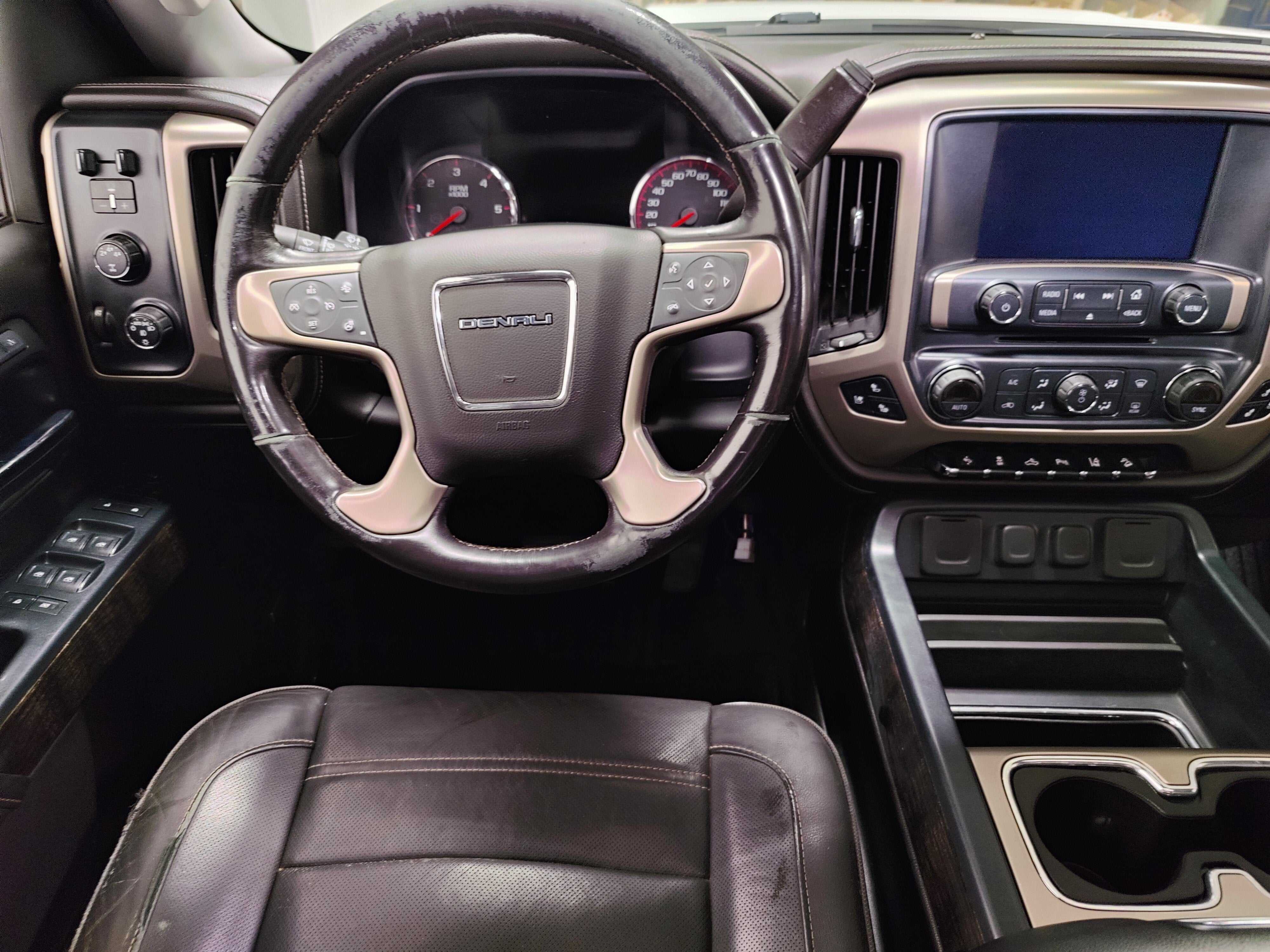 2016 GMC Sierra 2500HD Denali Z71 4x4 Crew Cab w/Sunroof