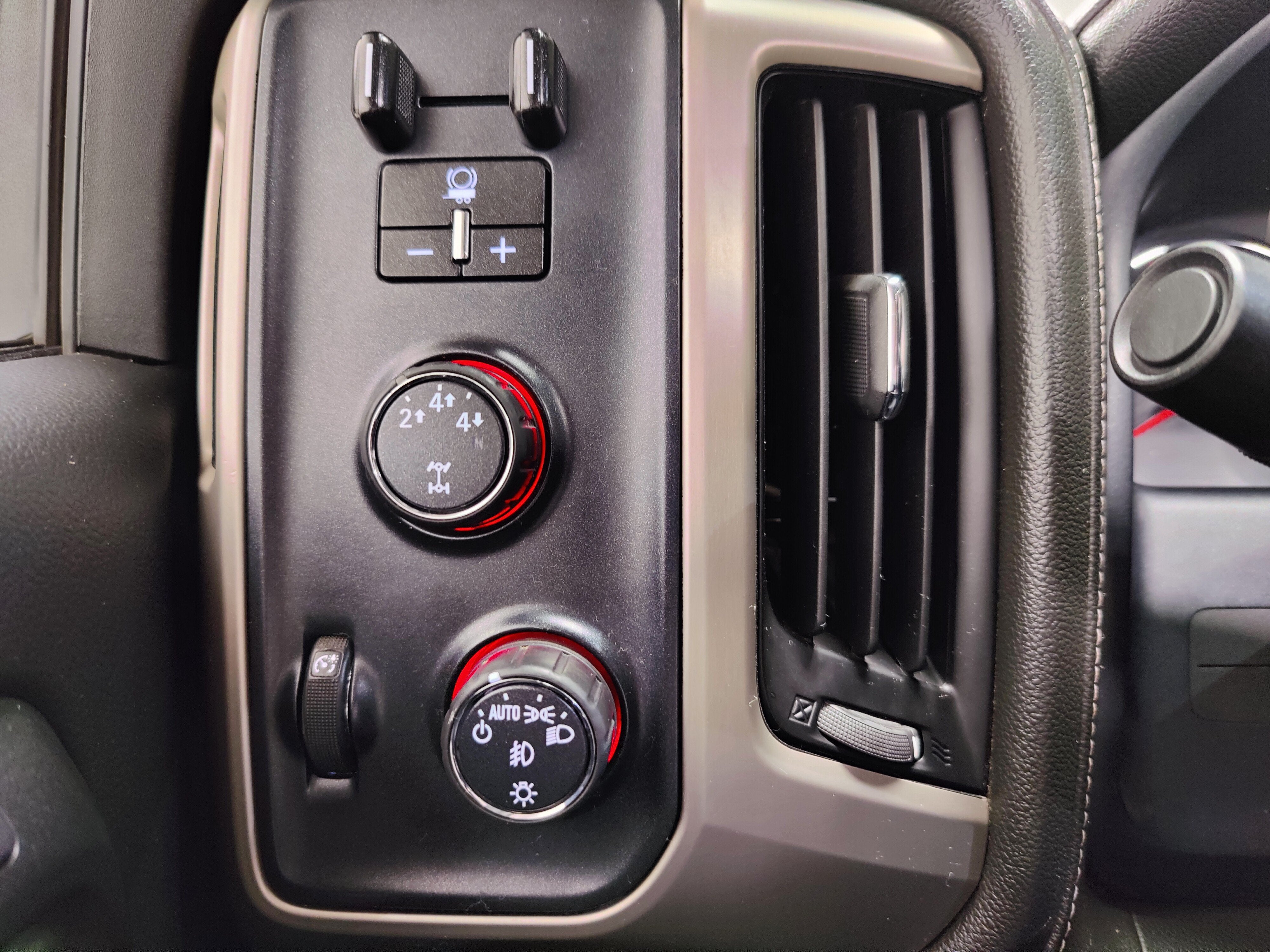 2016 GMC Sierra 2500HD Denali Z71 4x4 Crew Cab w/Sunroof