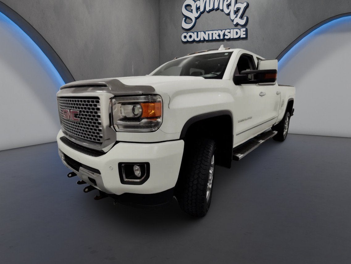2016 GMC Sierra 2500HD Denali Z71 4x4 Crew Cab w/Sunroof