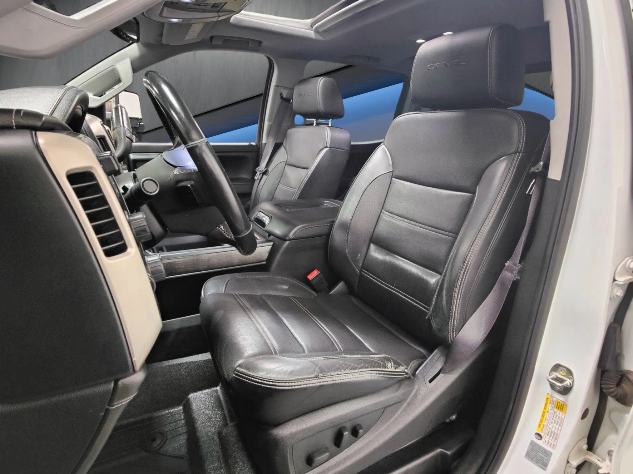 2016 GMC Sierra 2500HD Denali Z71 4x4 Crew Cab w/Sunroof