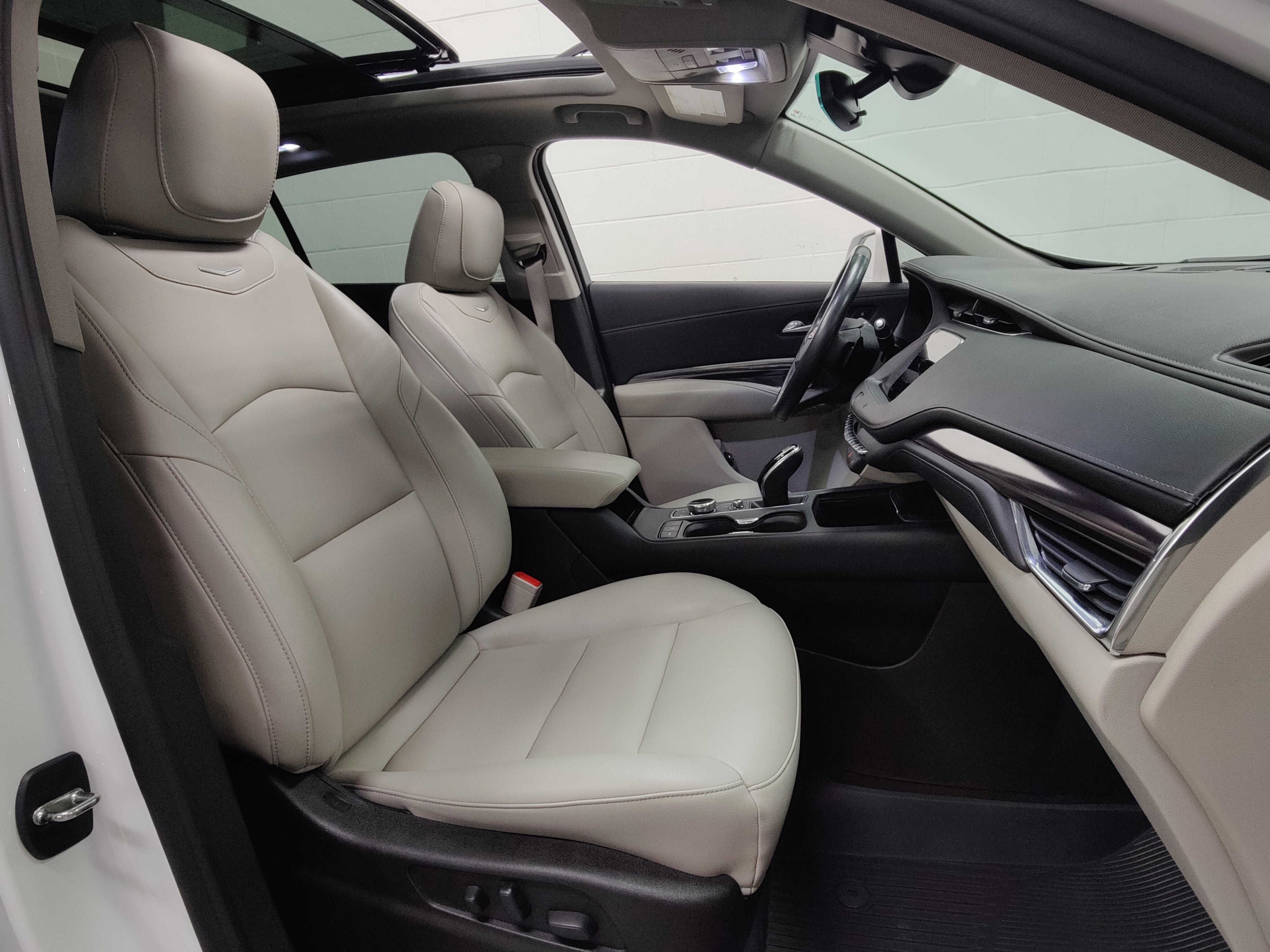 2021 Cadillac XT4 AWD Luxury w/Sunroof/Cold Pkg