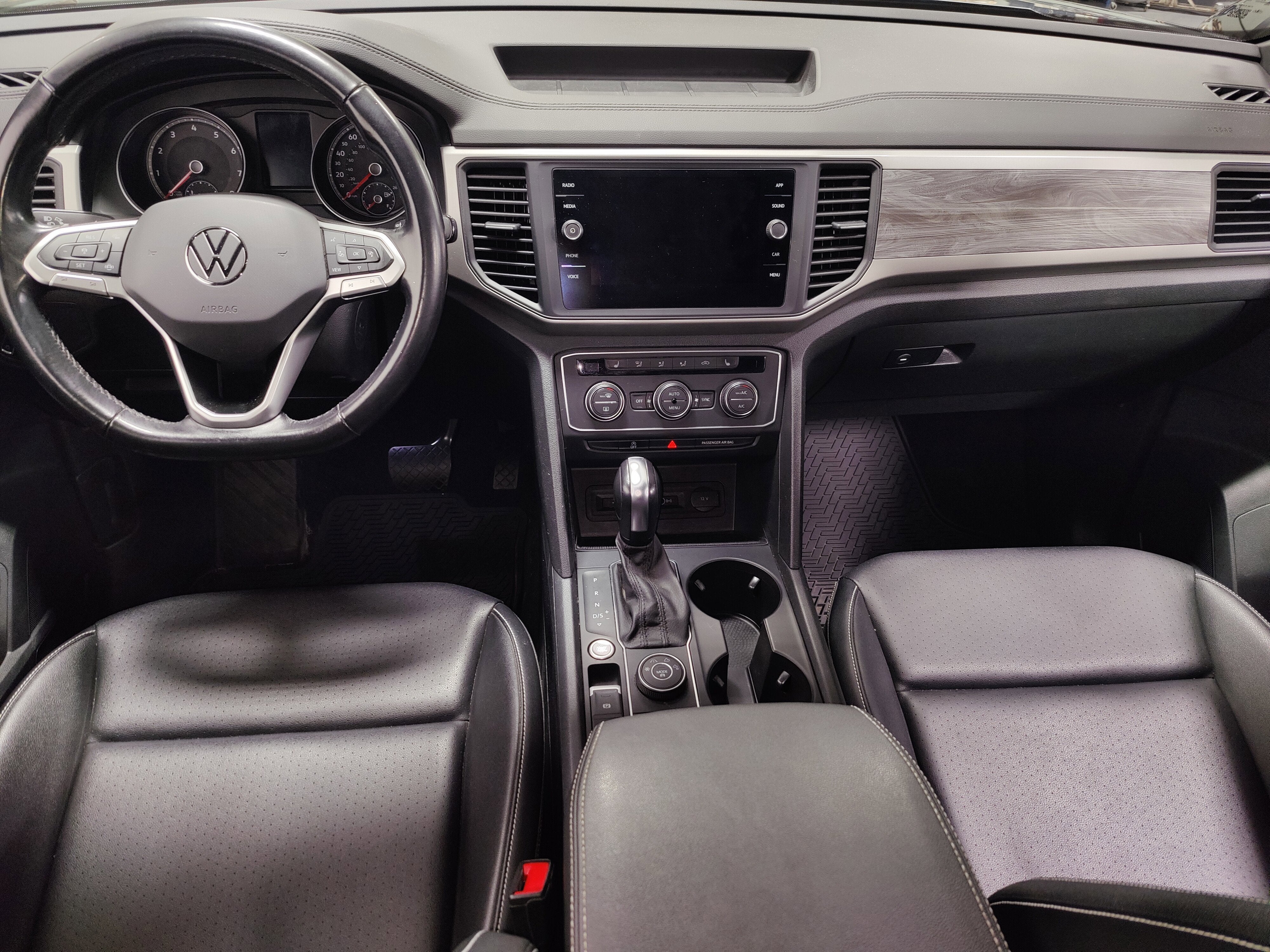 2020 Volkswagen Atlas Cross Sport V6 AWD SE w/Technology