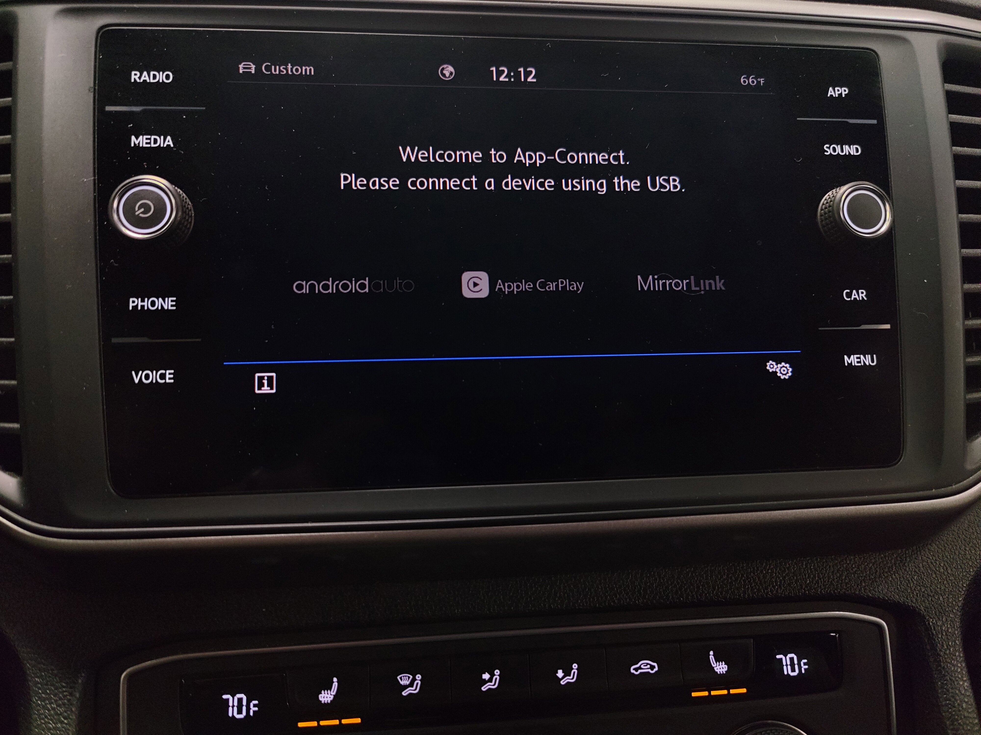 2020 Volkswagen Atlas Cross Sport V6 AWD SE w/Technology