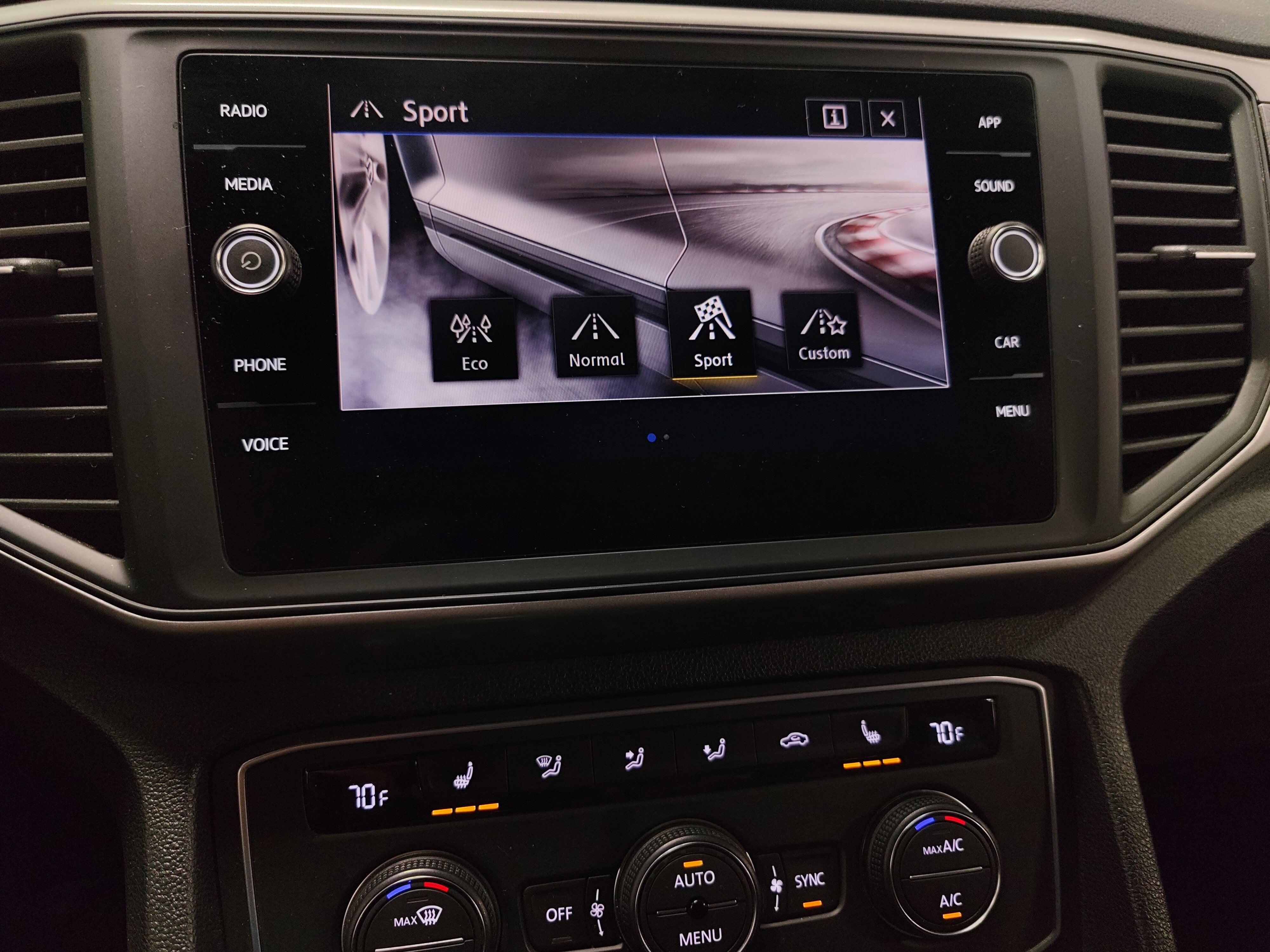 2020 Volkswagen Atlas Cross Sport V6 AWD SE w/Technology