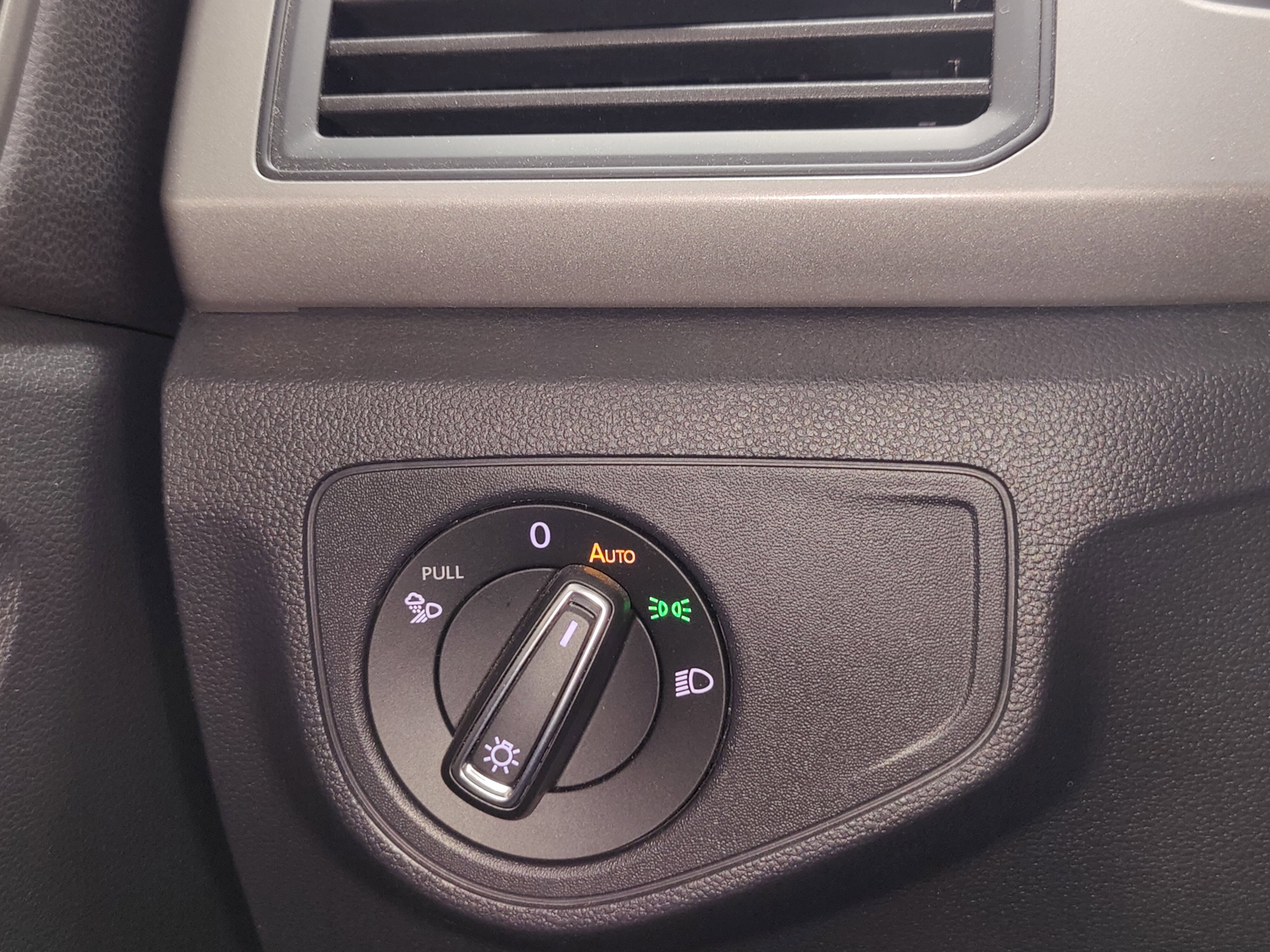 2020 Volkswagen Atlas Cross Sport V6 AWD SE w/Technology