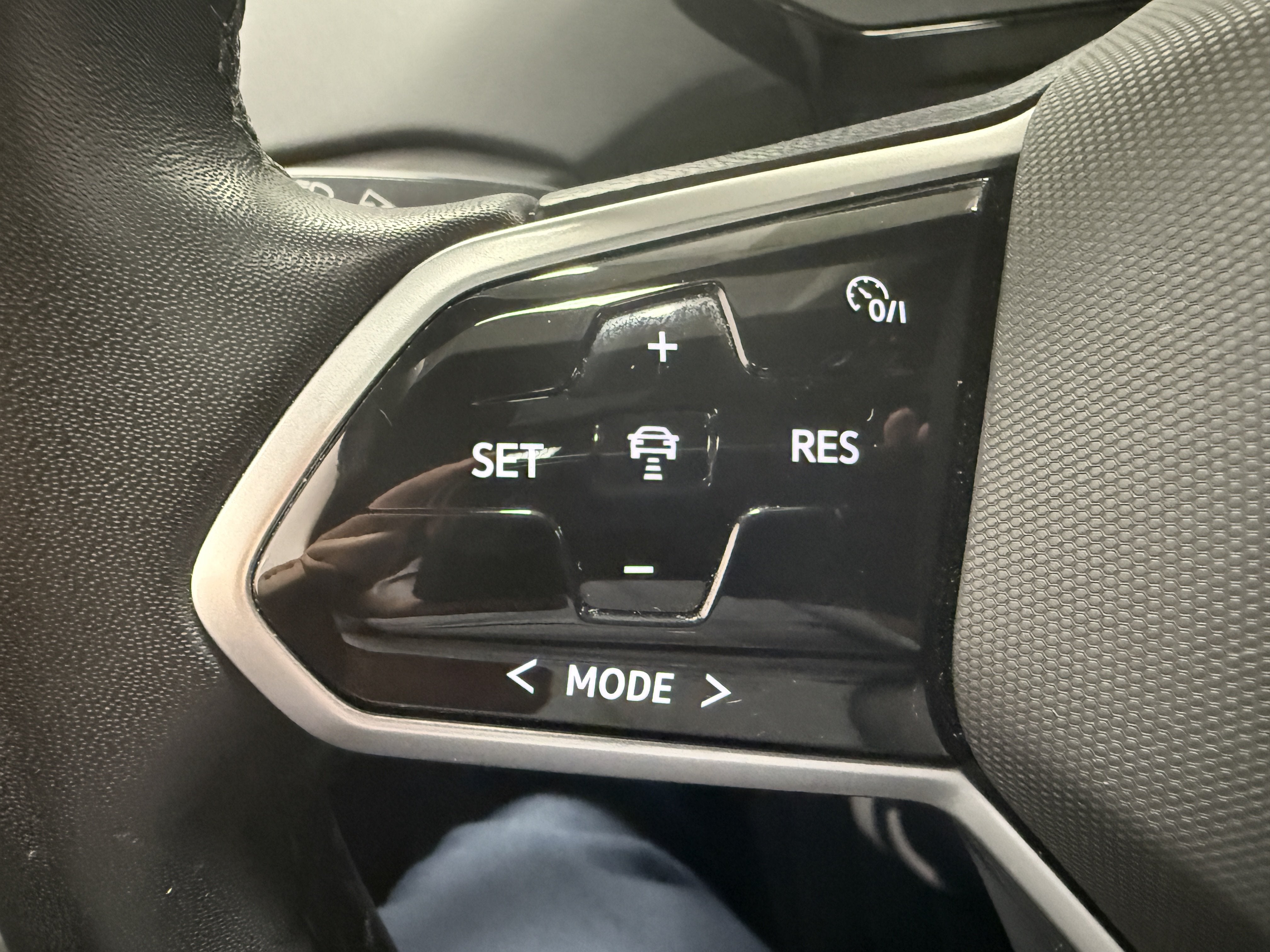 2023 Volkswagen ID.4 S w/Glass Roof