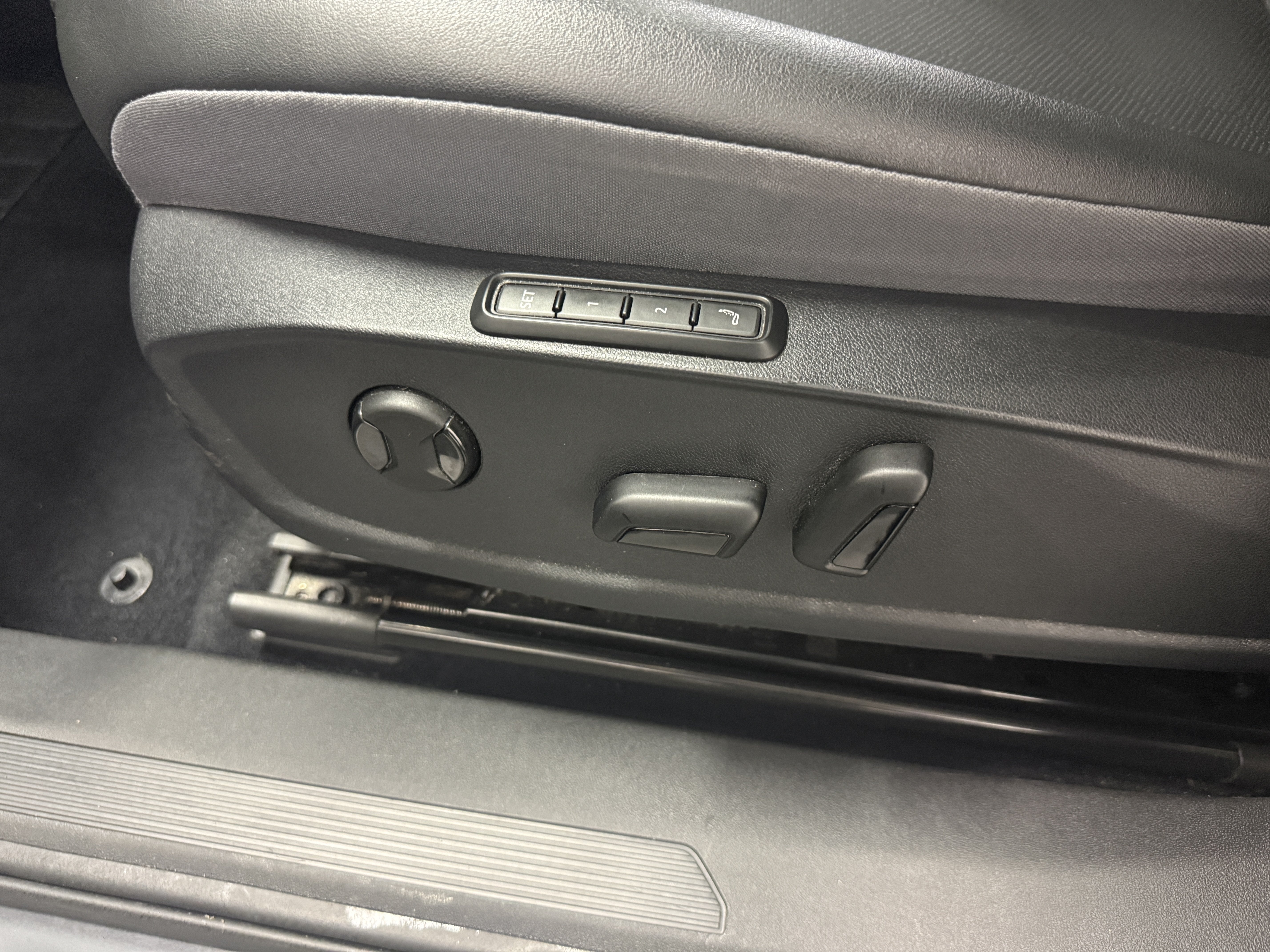 2023 Volkswagen ID.4 S w/Glass Roof