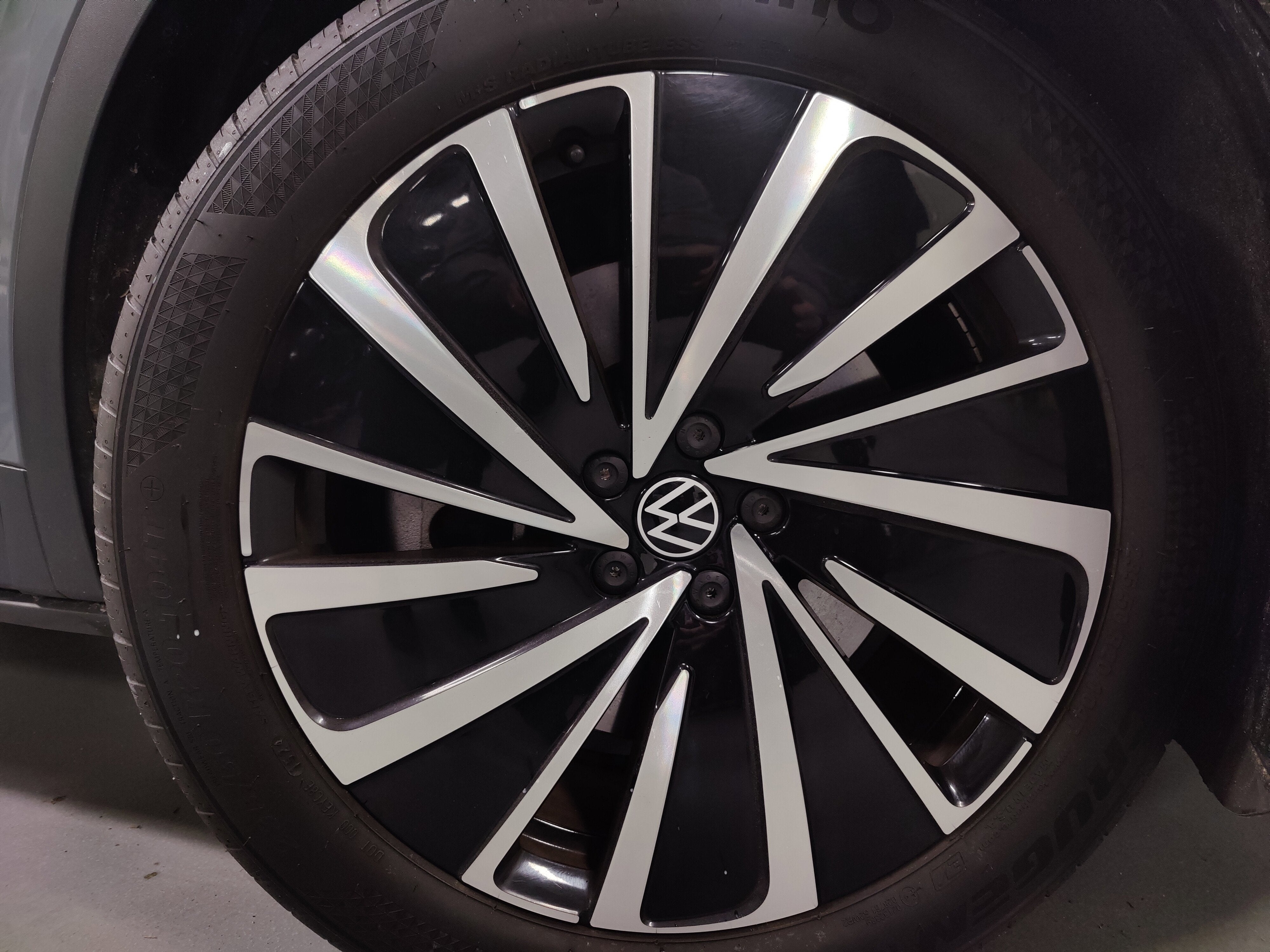 2024 Volkswagen ID.4 S w/ Glass Roof