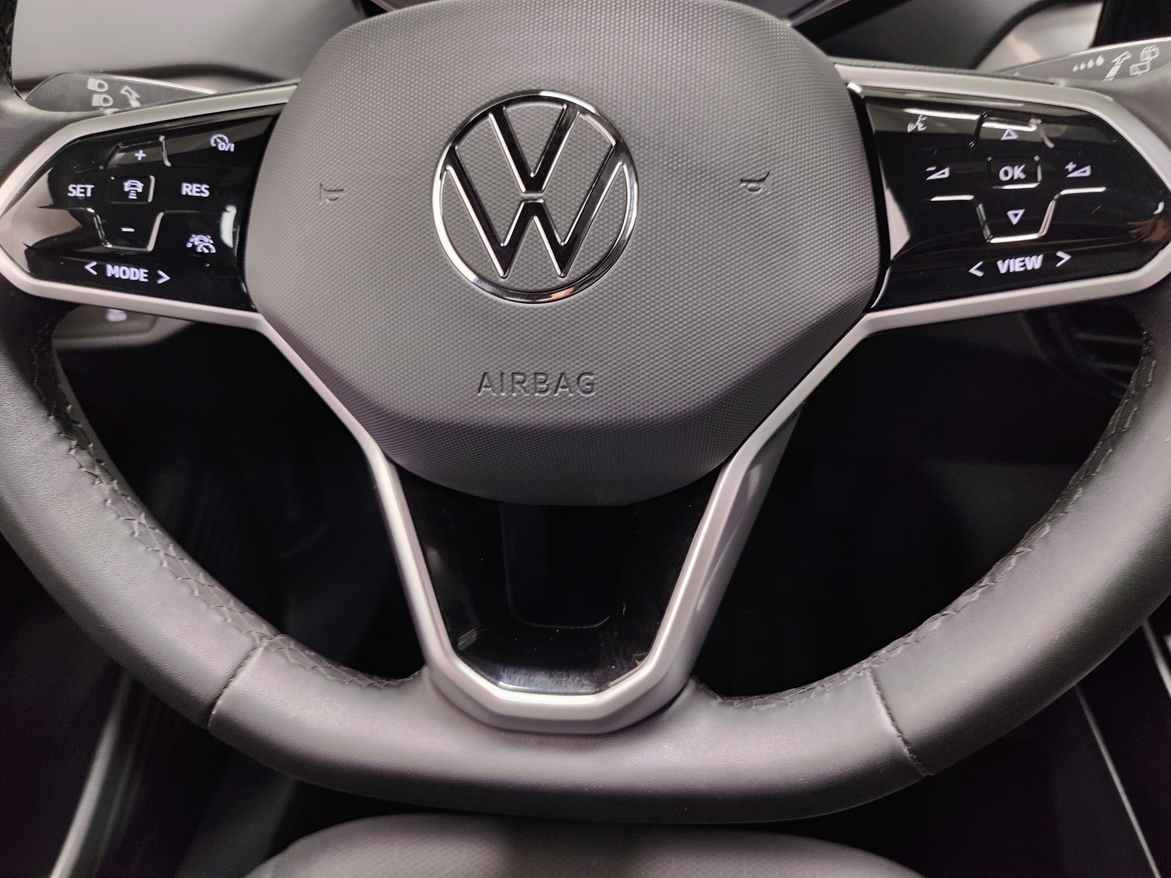 2024 Volkswagen ID.4 S w/Glass Roof
