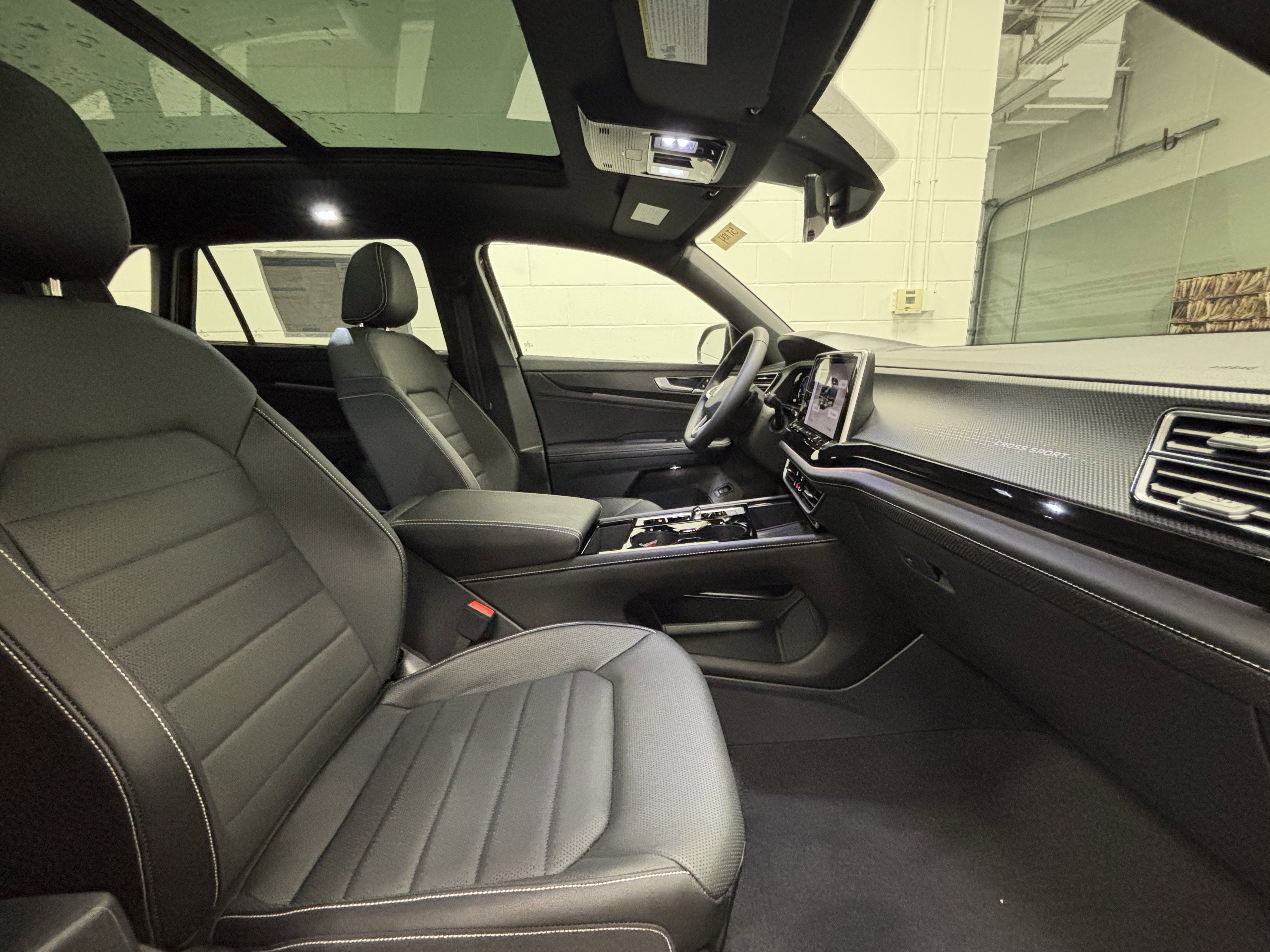 2026 Volkswagen Atlas Cross Sport 2.0T SEL R-Line Black