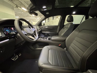 2026 Volkswagen Atlas Cross Sport 2.0T SEL R-Line Black