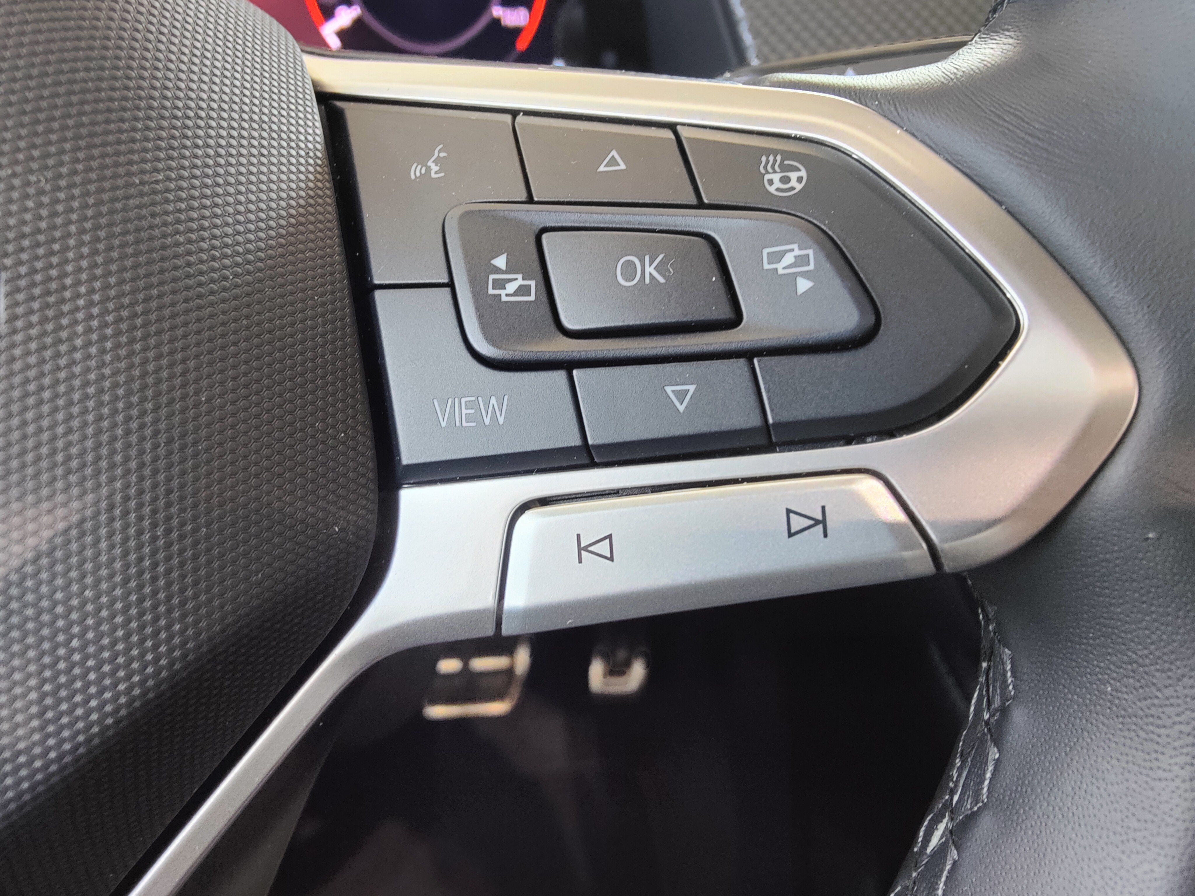 2026 Volkswagen Atlas Cross Sport SEL R-LINE - Photo 30